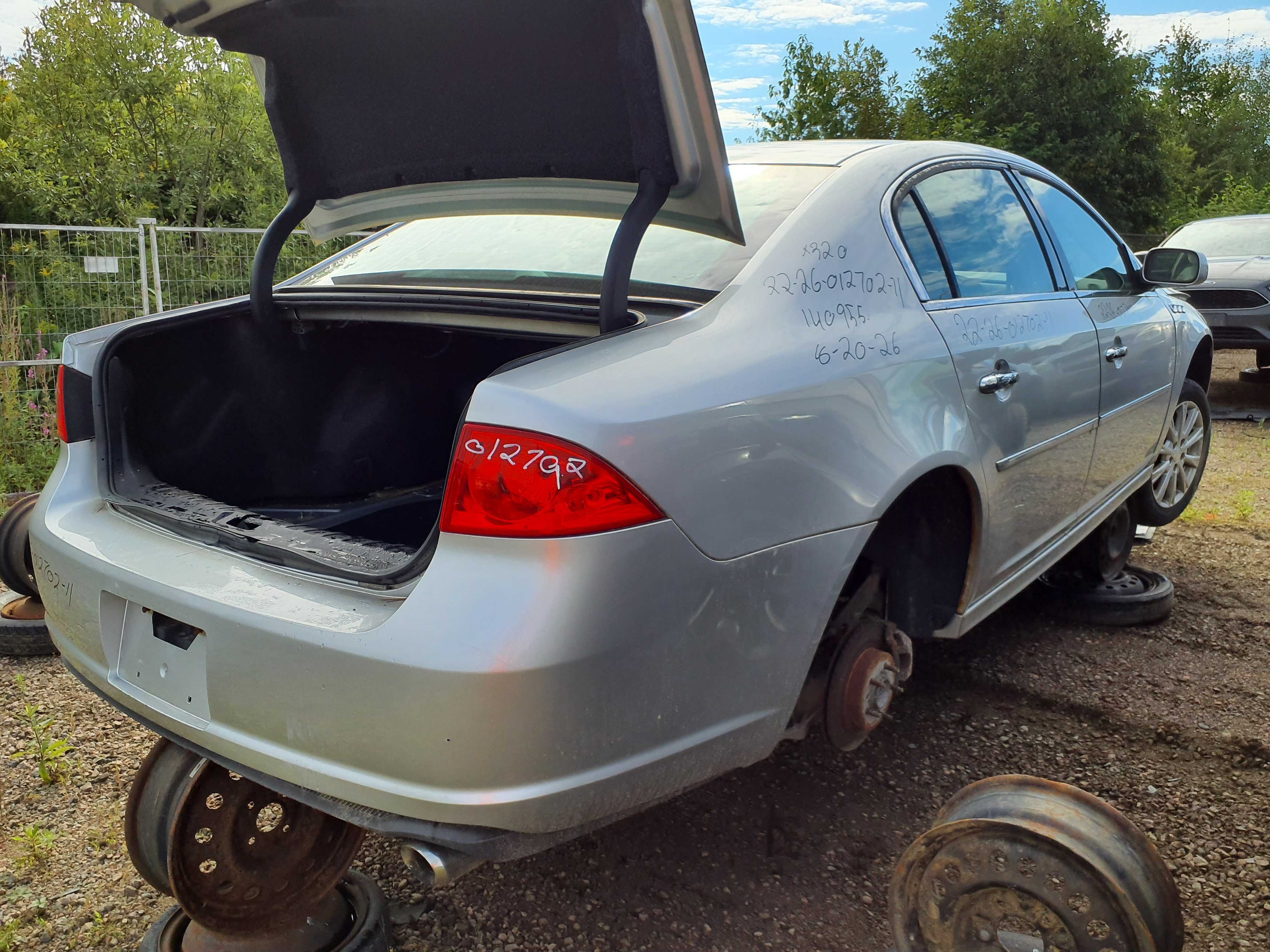 BUICK LUCERNE 2011