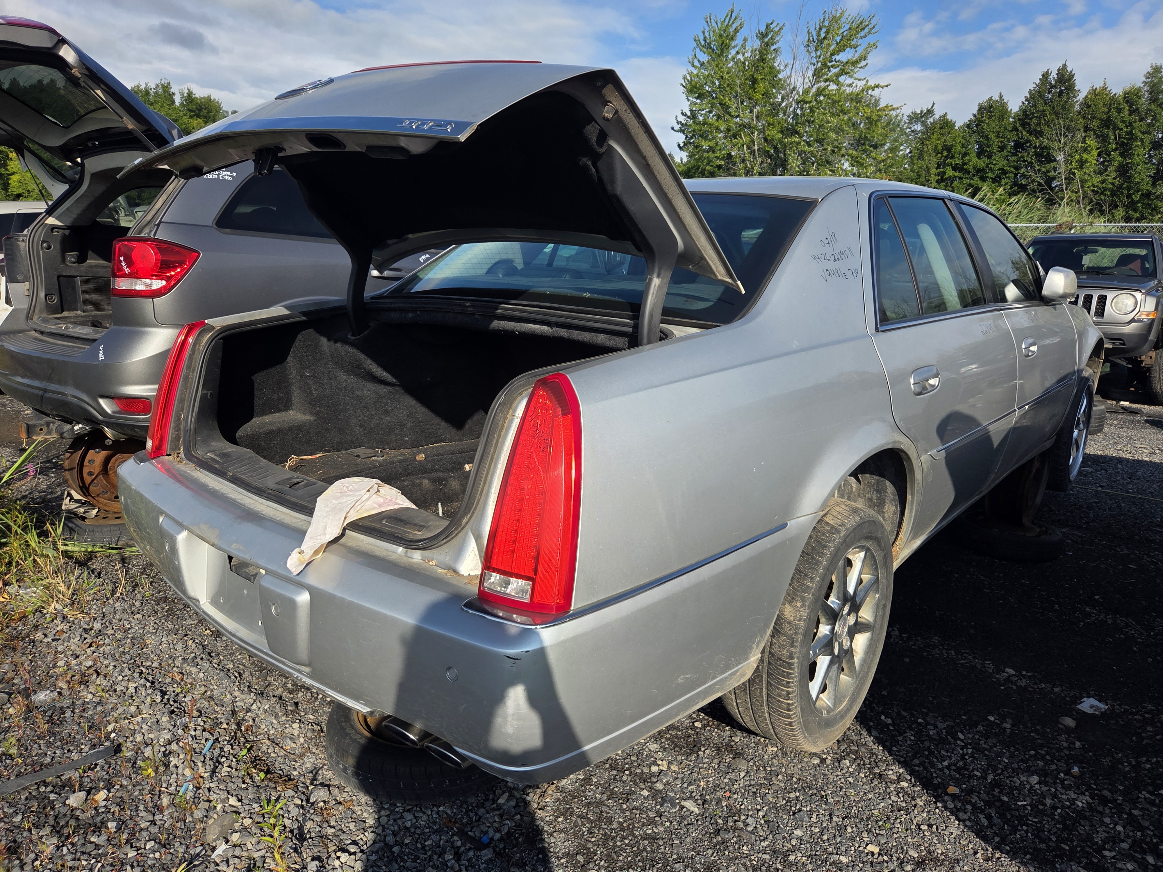 CADILLAC DTS 2011