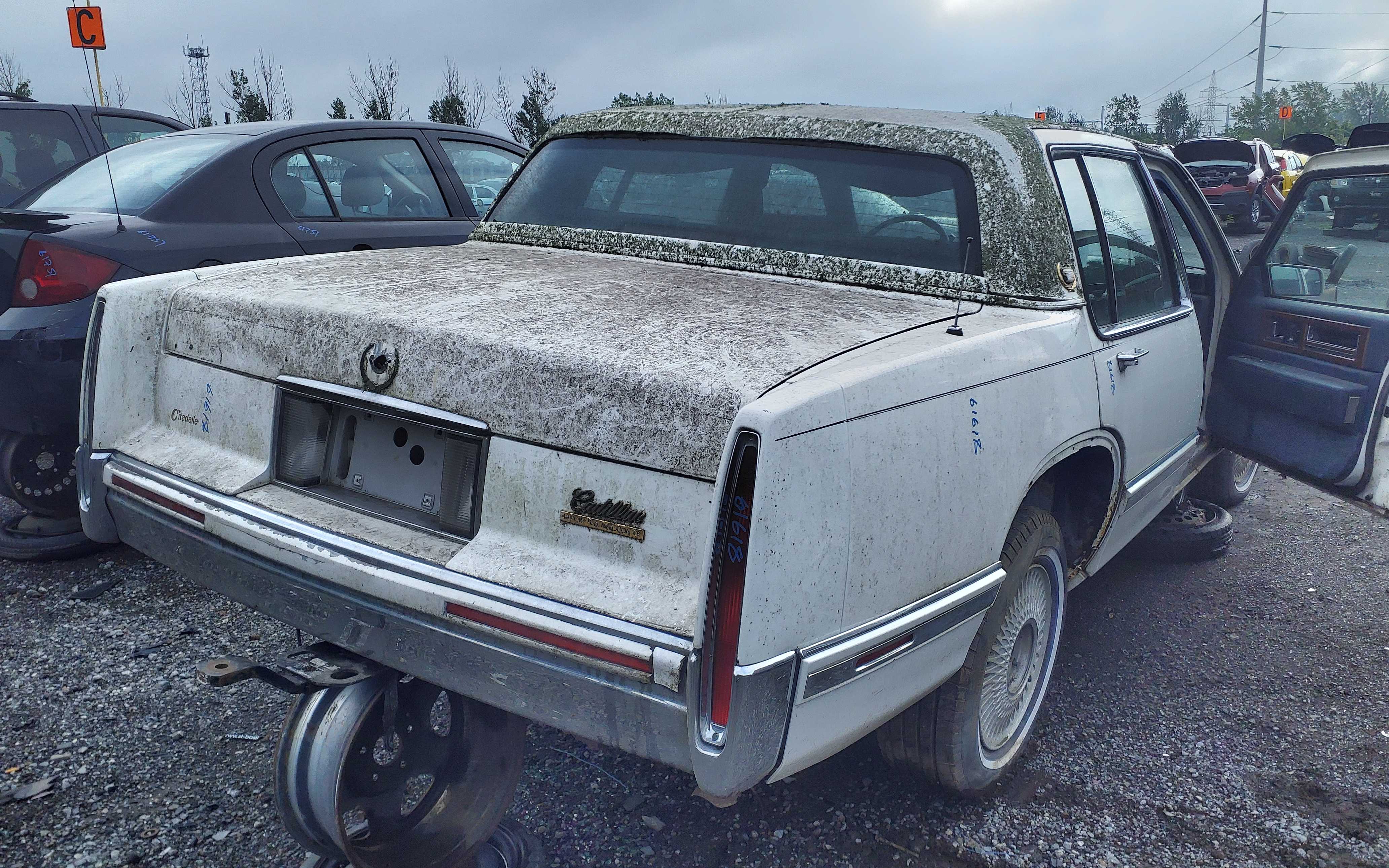 CADILLAC FLEETWOOD 1991
