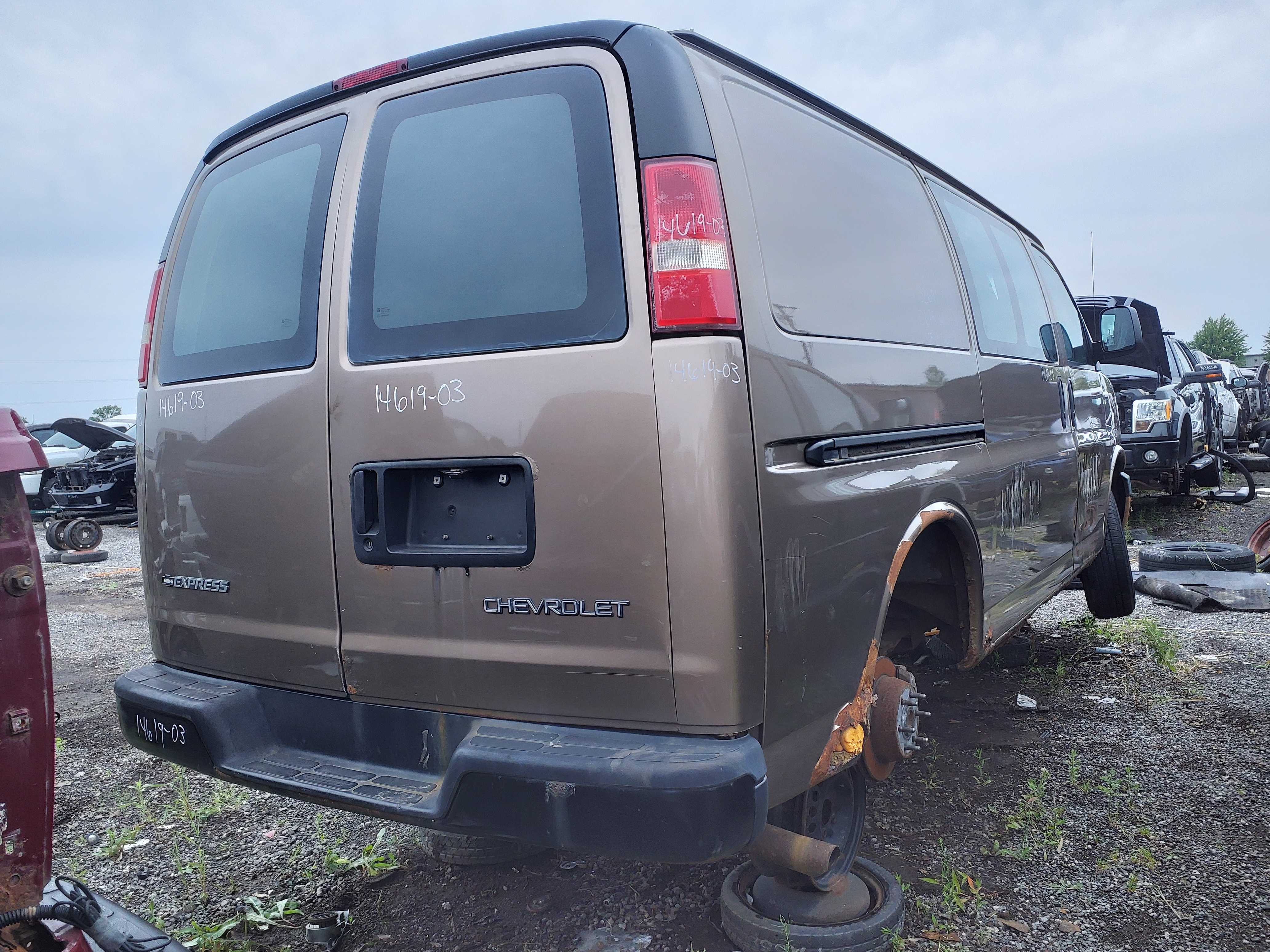 CHEVROLET EXPRESS VAN 2003