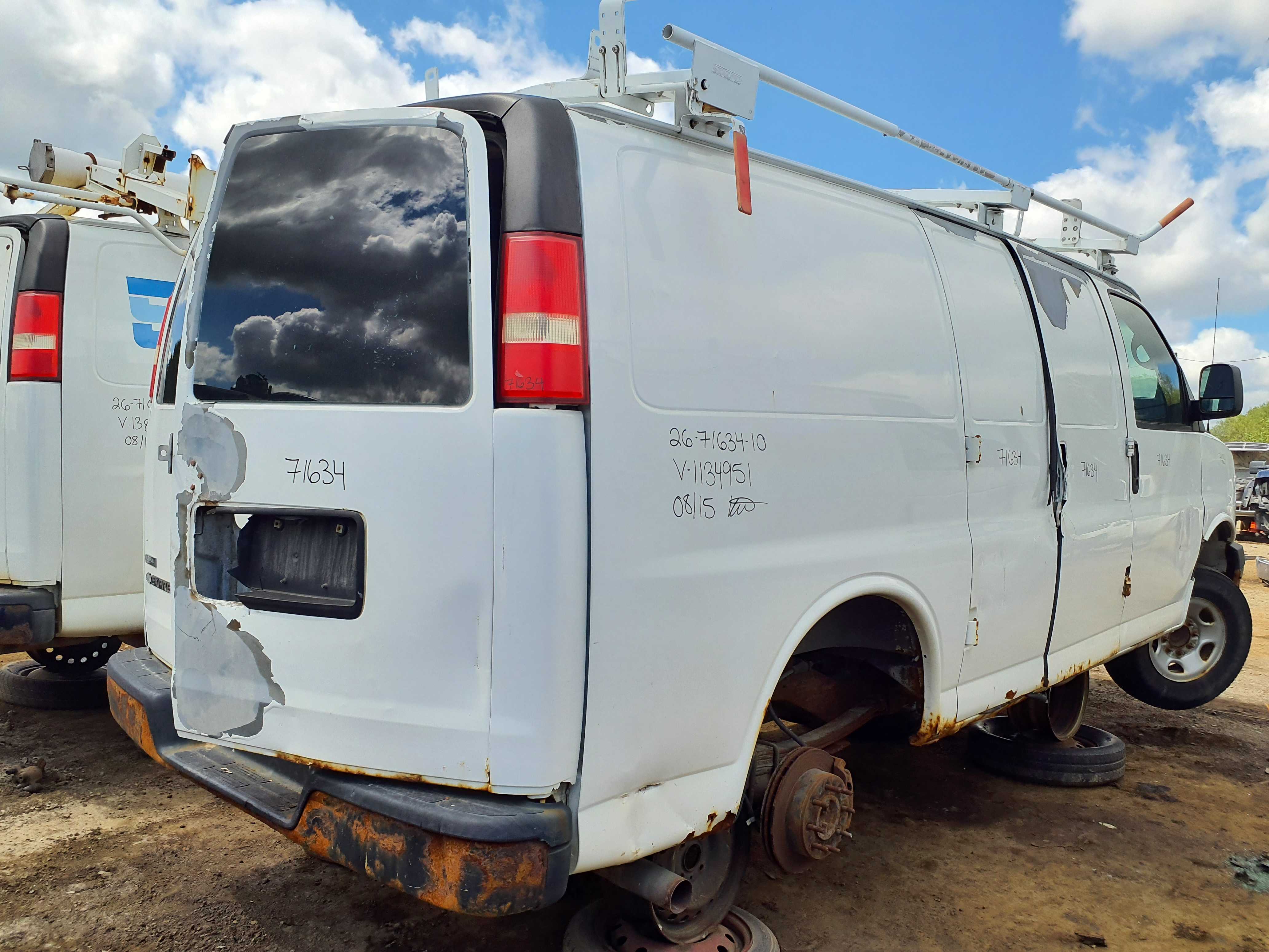 CHEVROLET EXPRESS VAN 2010