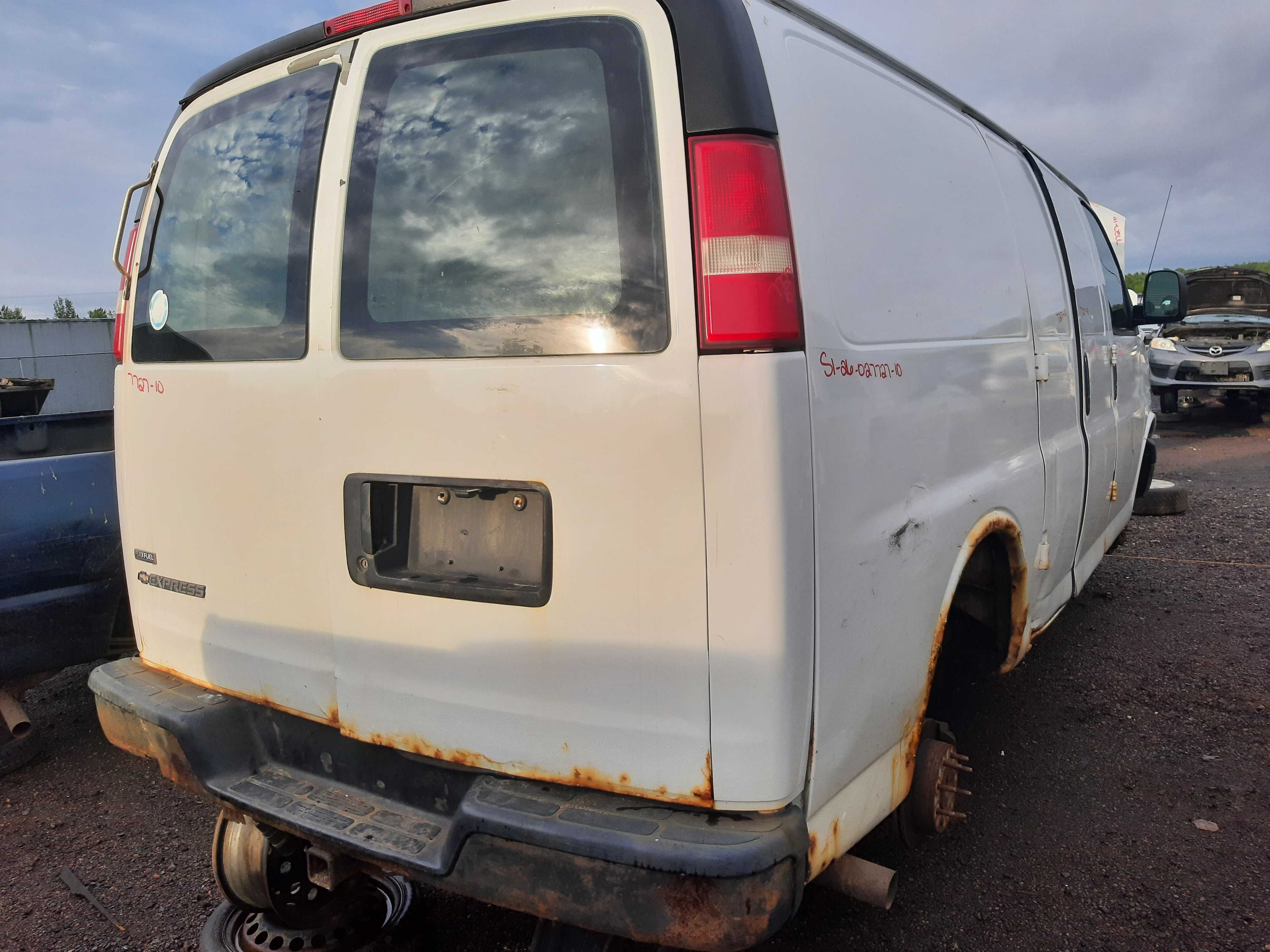 CHEVROLET EXPRESS VAN 2010