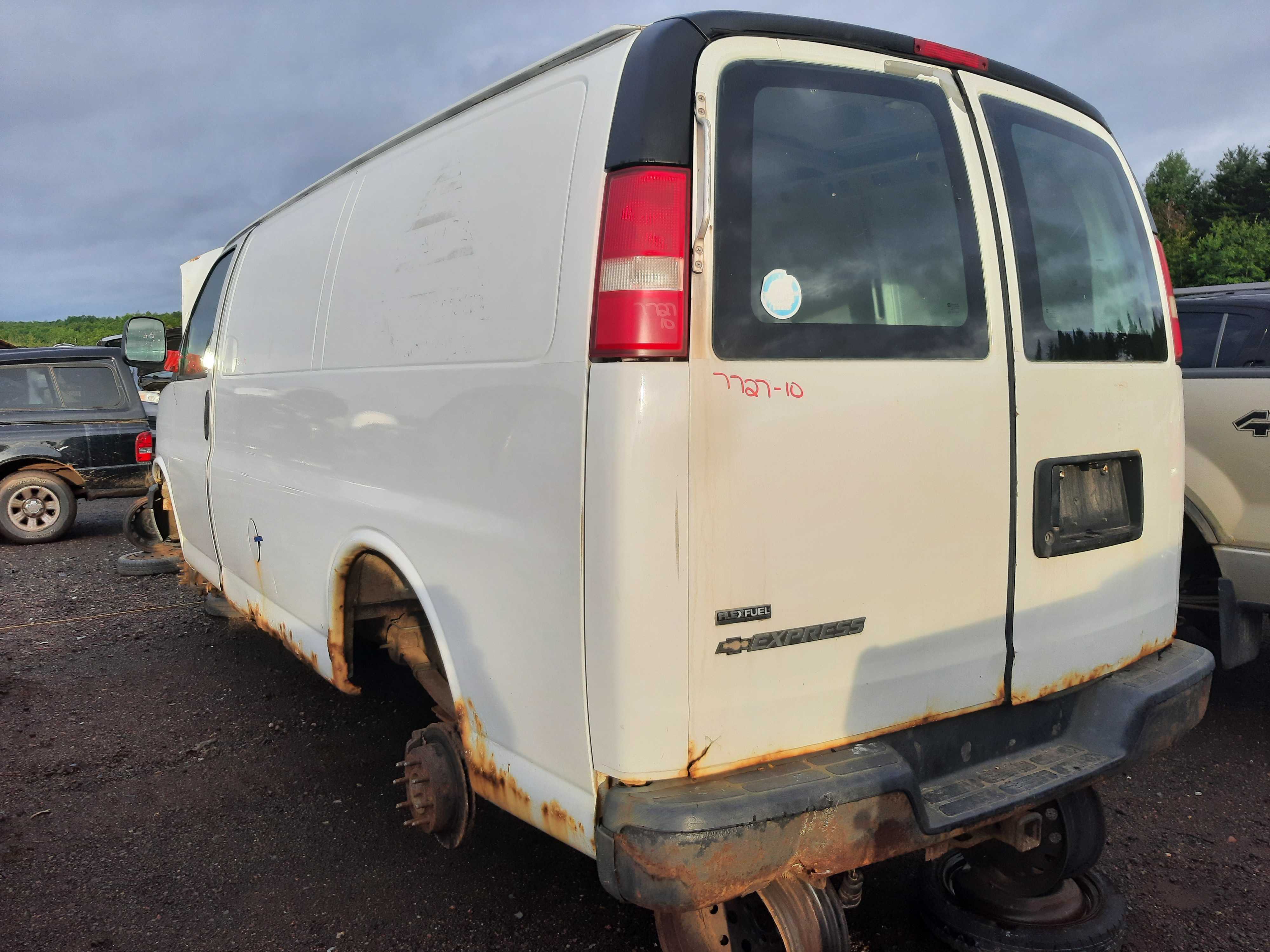 CHEVROLET EXPRESS VAN 2010