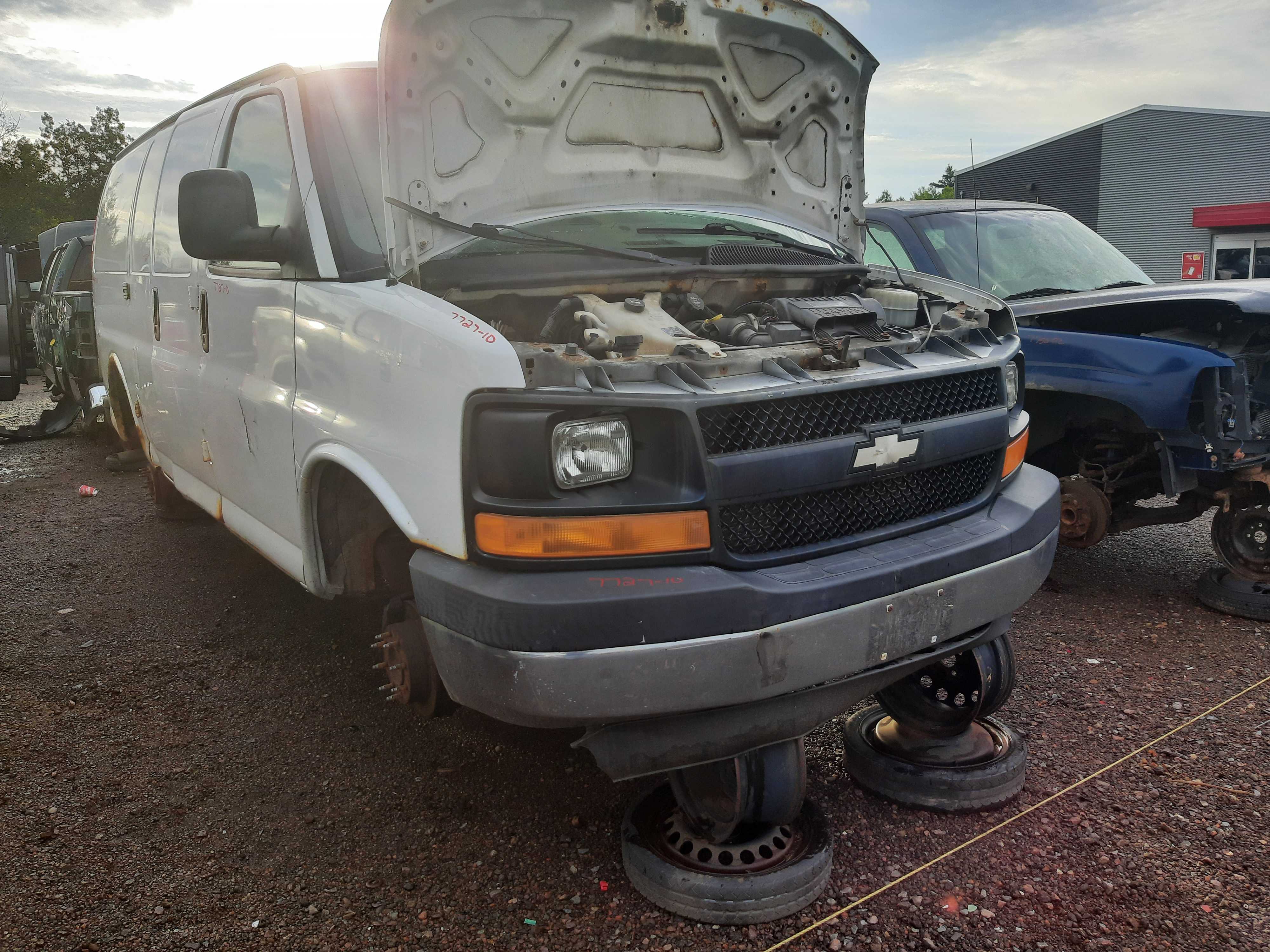 CHEVROLET EXPRESS VAN 2010