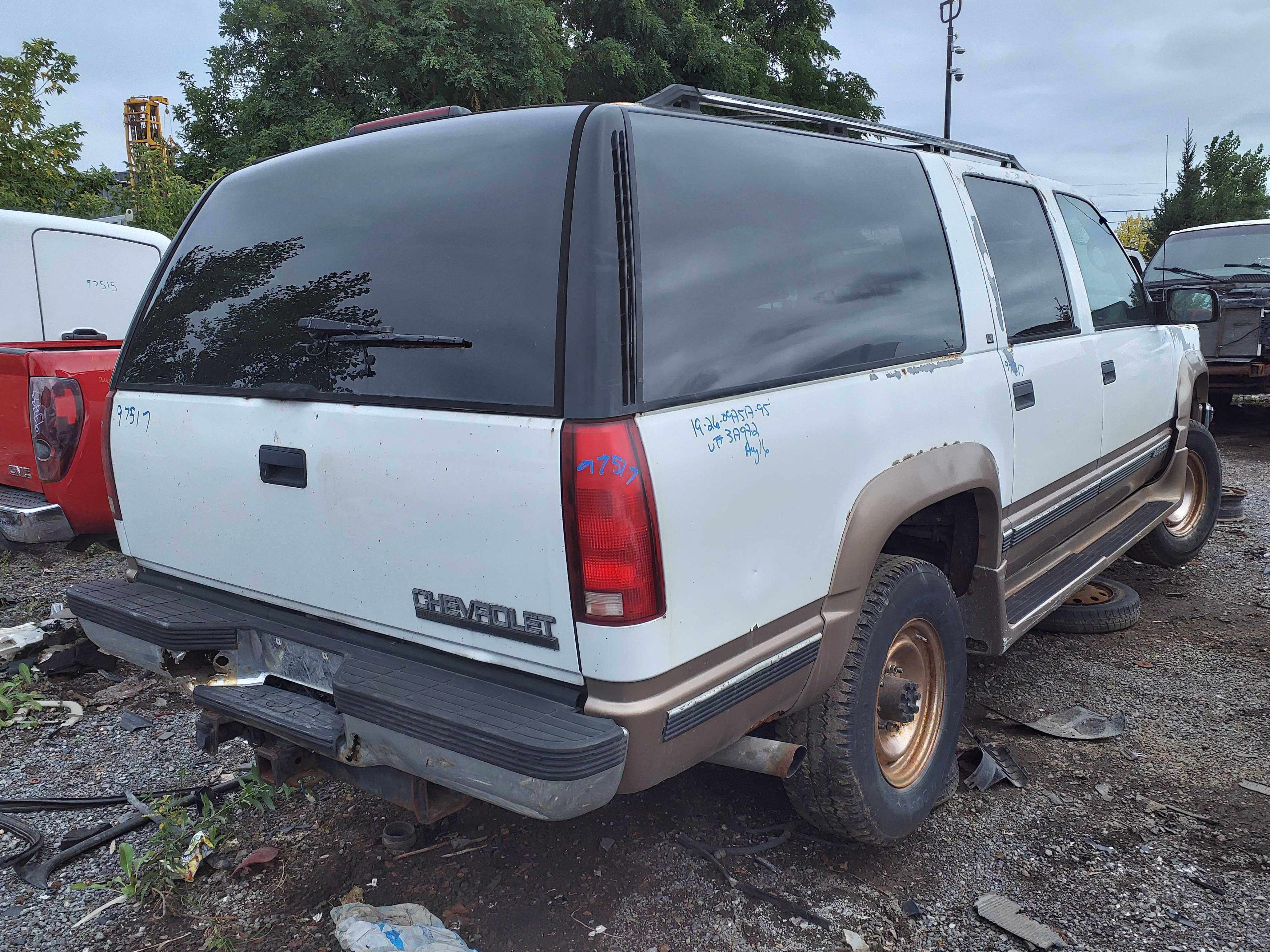 CHEVROLET SUBURBAN 1995