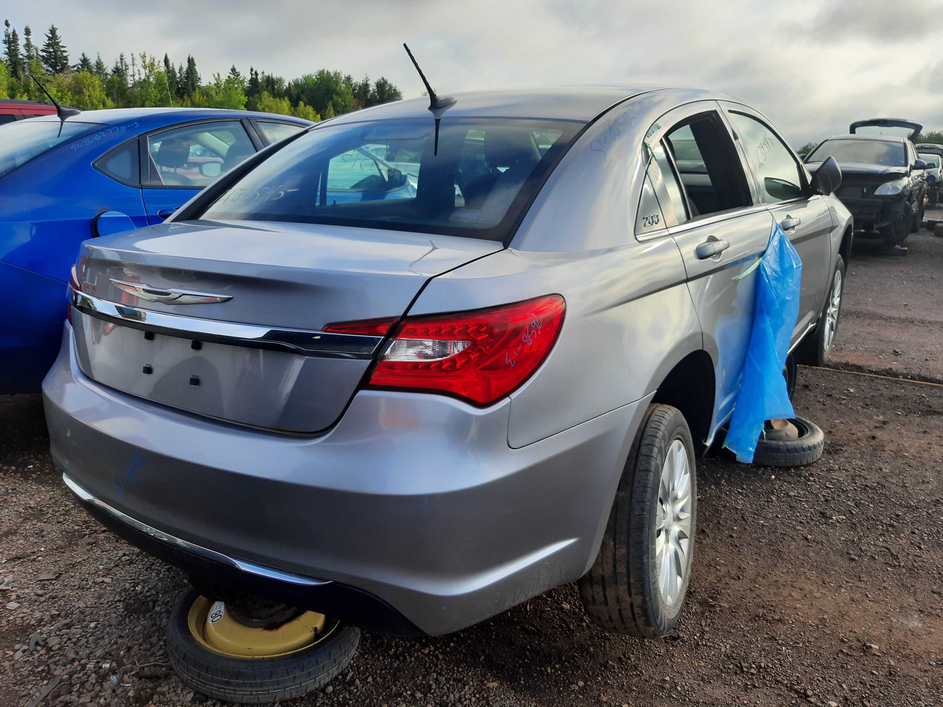 CHRYSLER 200 2013