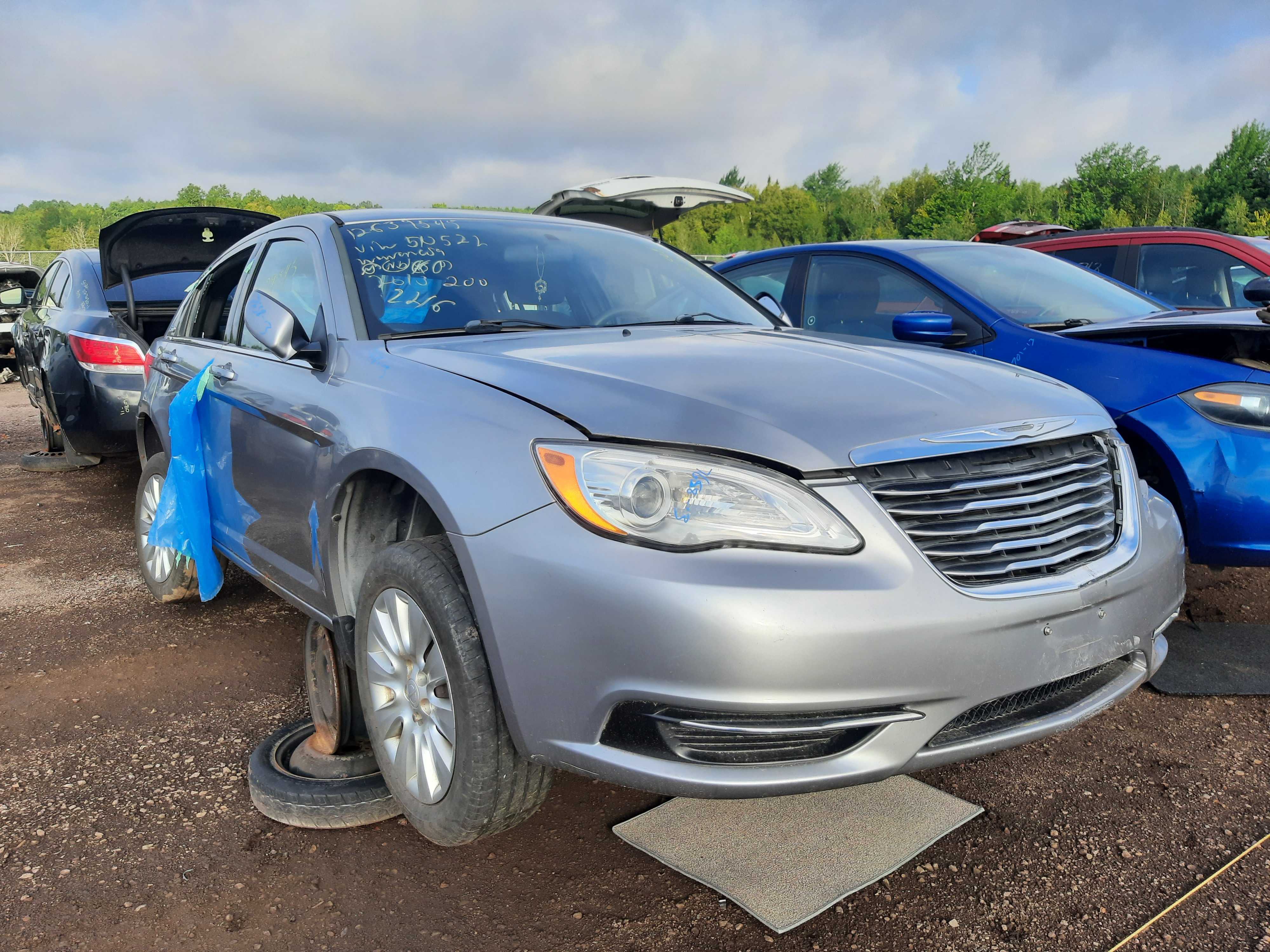 CHRYSLER 200 2013