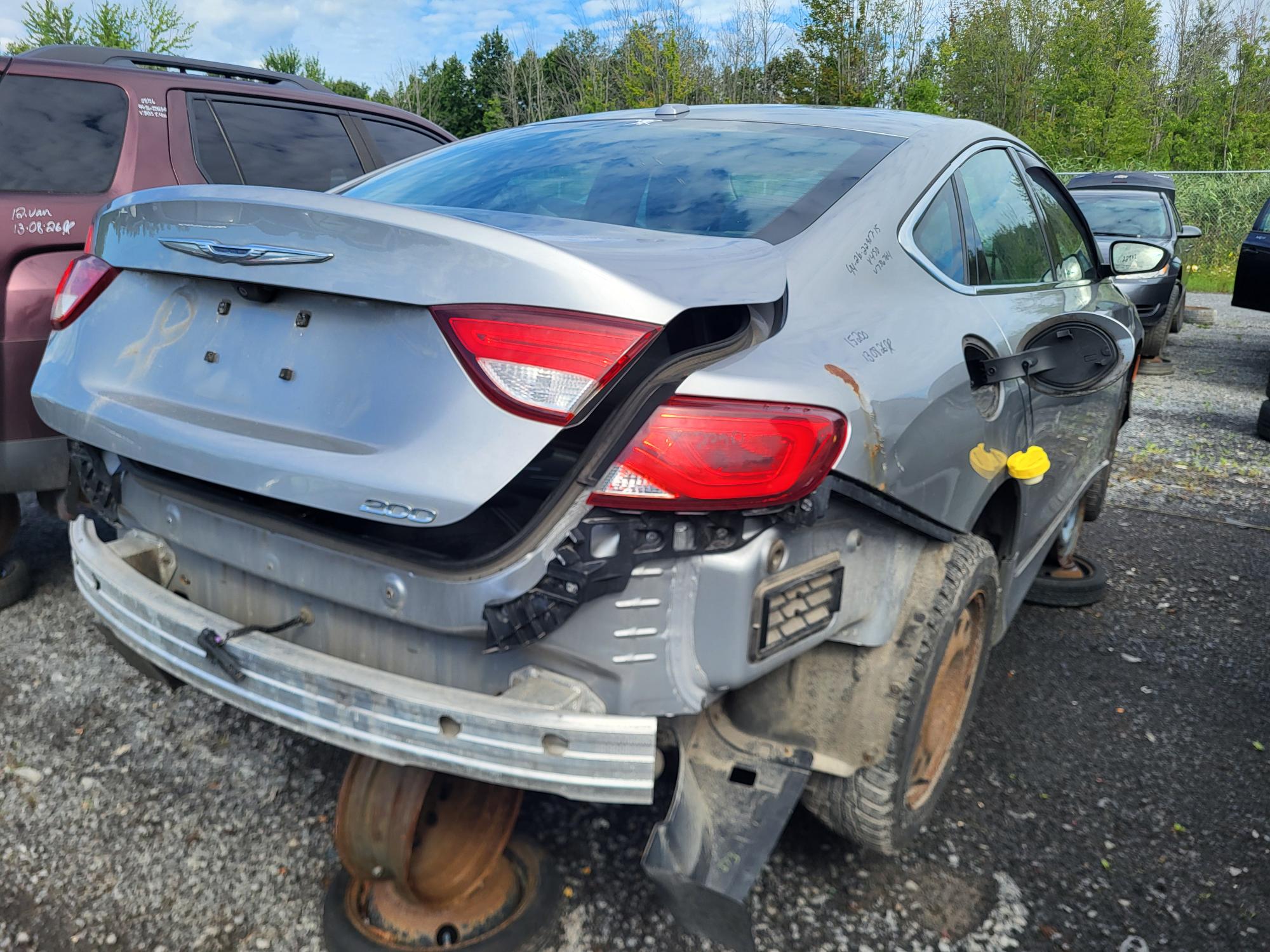 CHRYSLER 200 2015