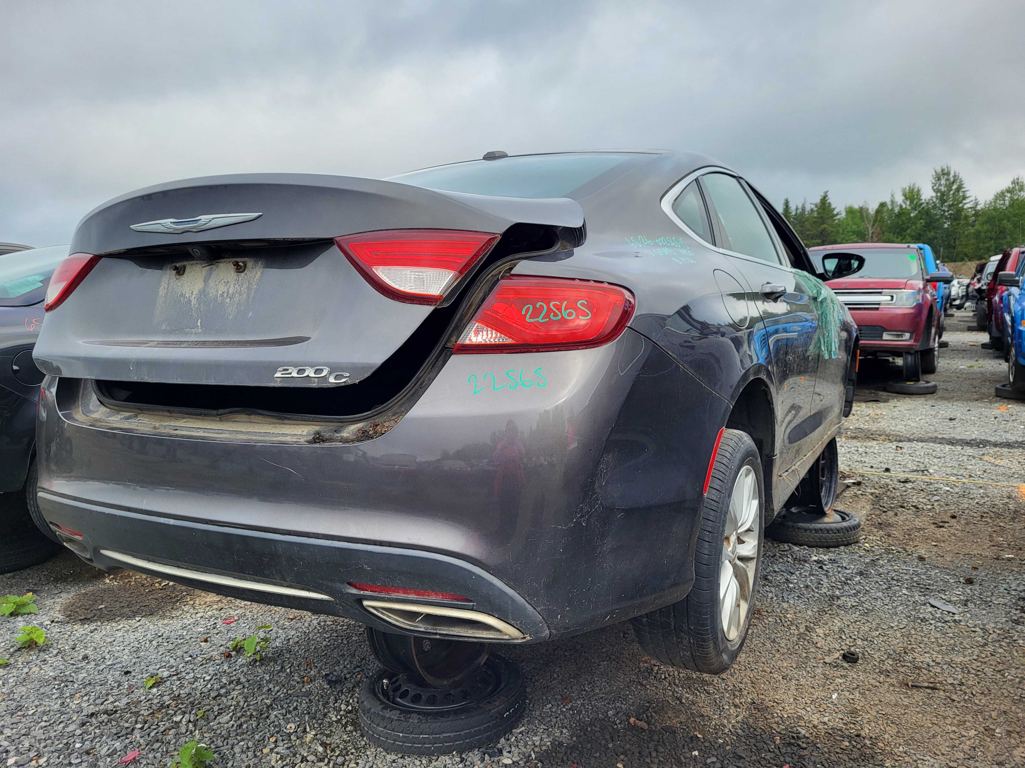 CHRYSLER 200 2015