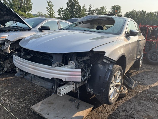 CHRYSLER 200 2016