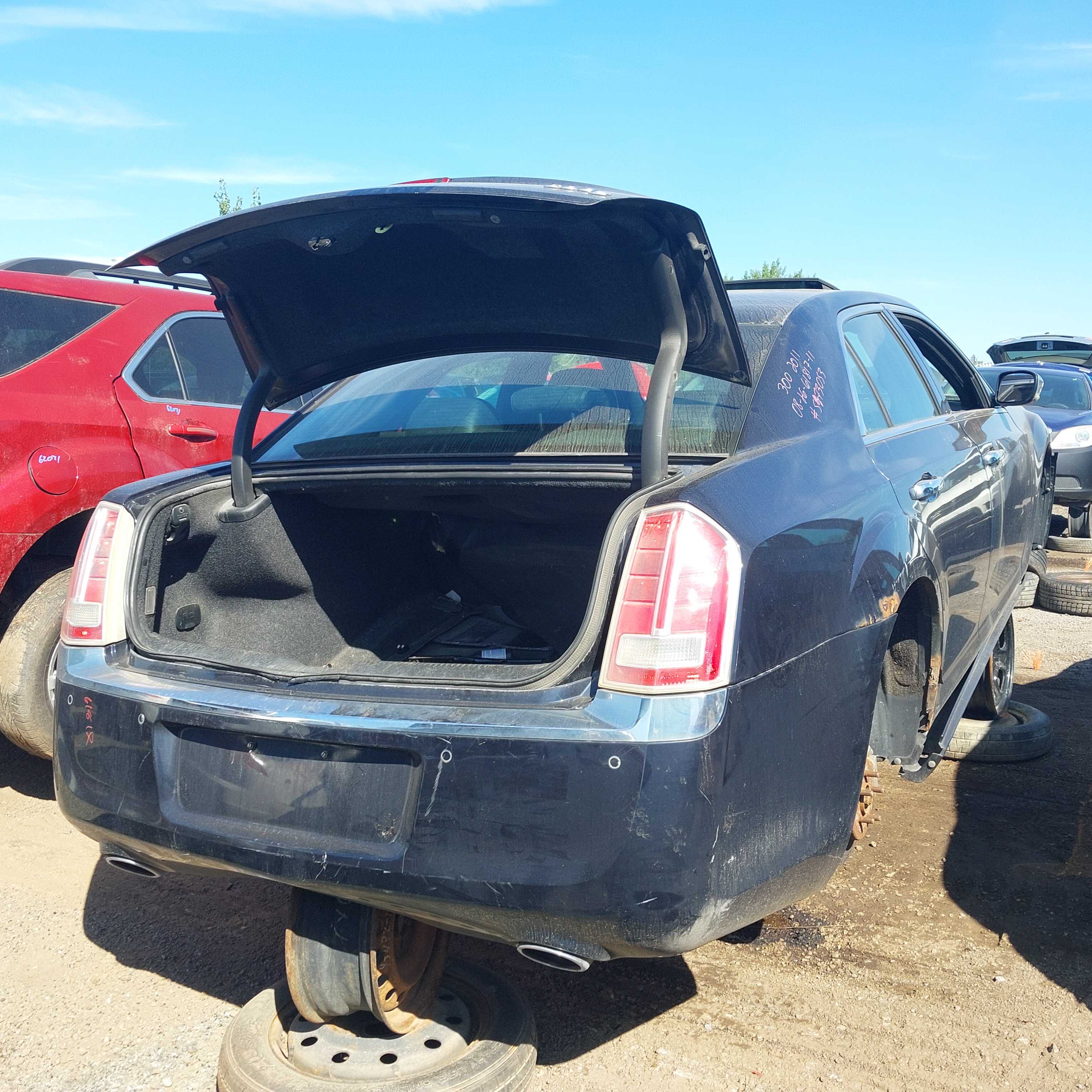 CHRYSLER 300 2011