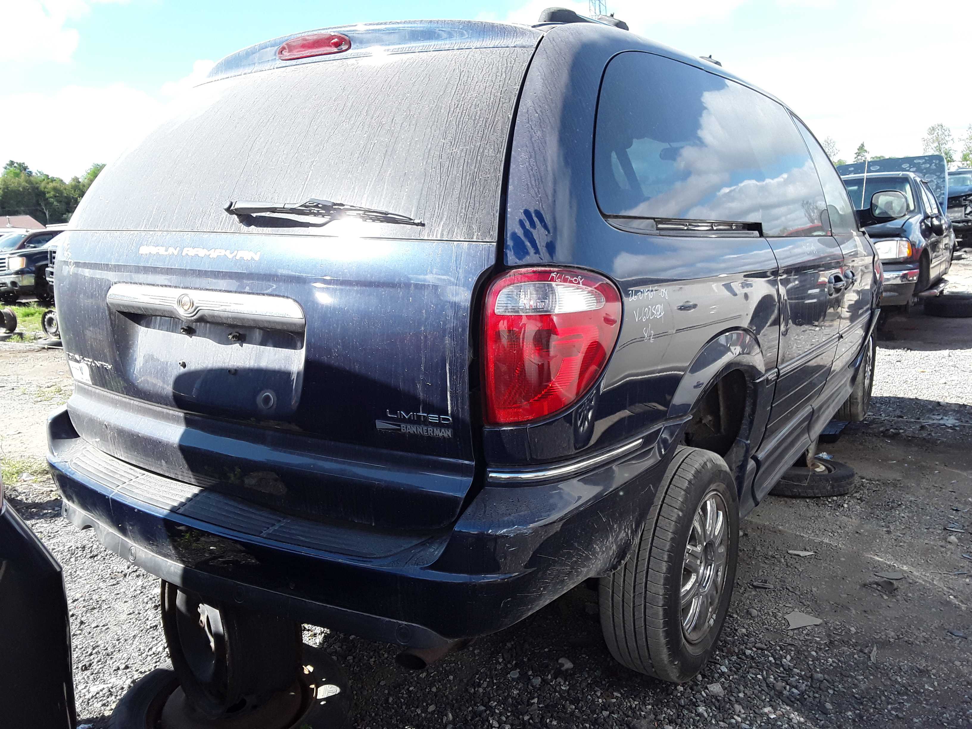 CHRYSLER TOWN &amp; COUNTRY 2006