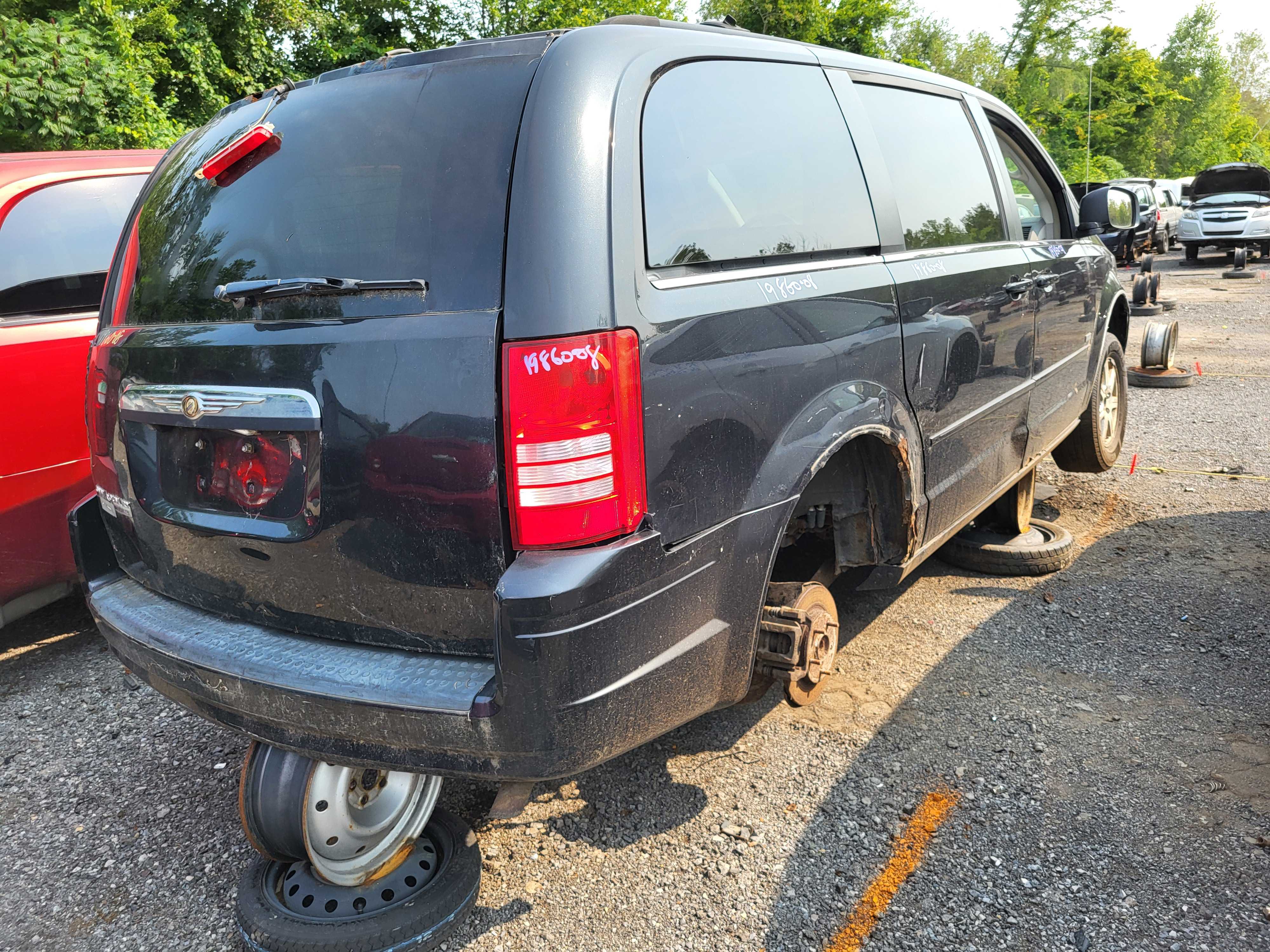 CHRYSLER TOWN &amp; COUNTRY 2008