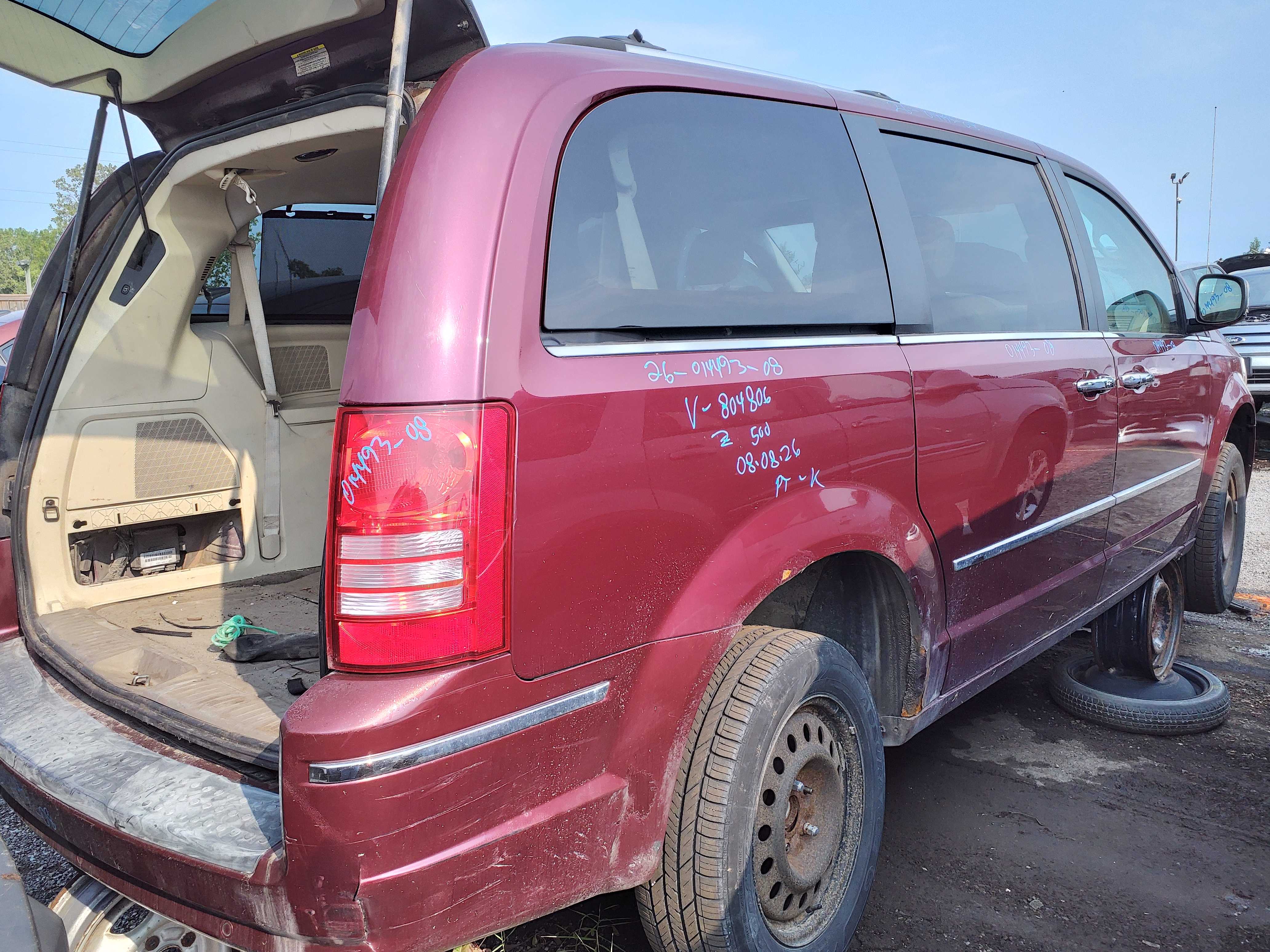 CHRYSLER TOWN &amp; COUNTRY 2008