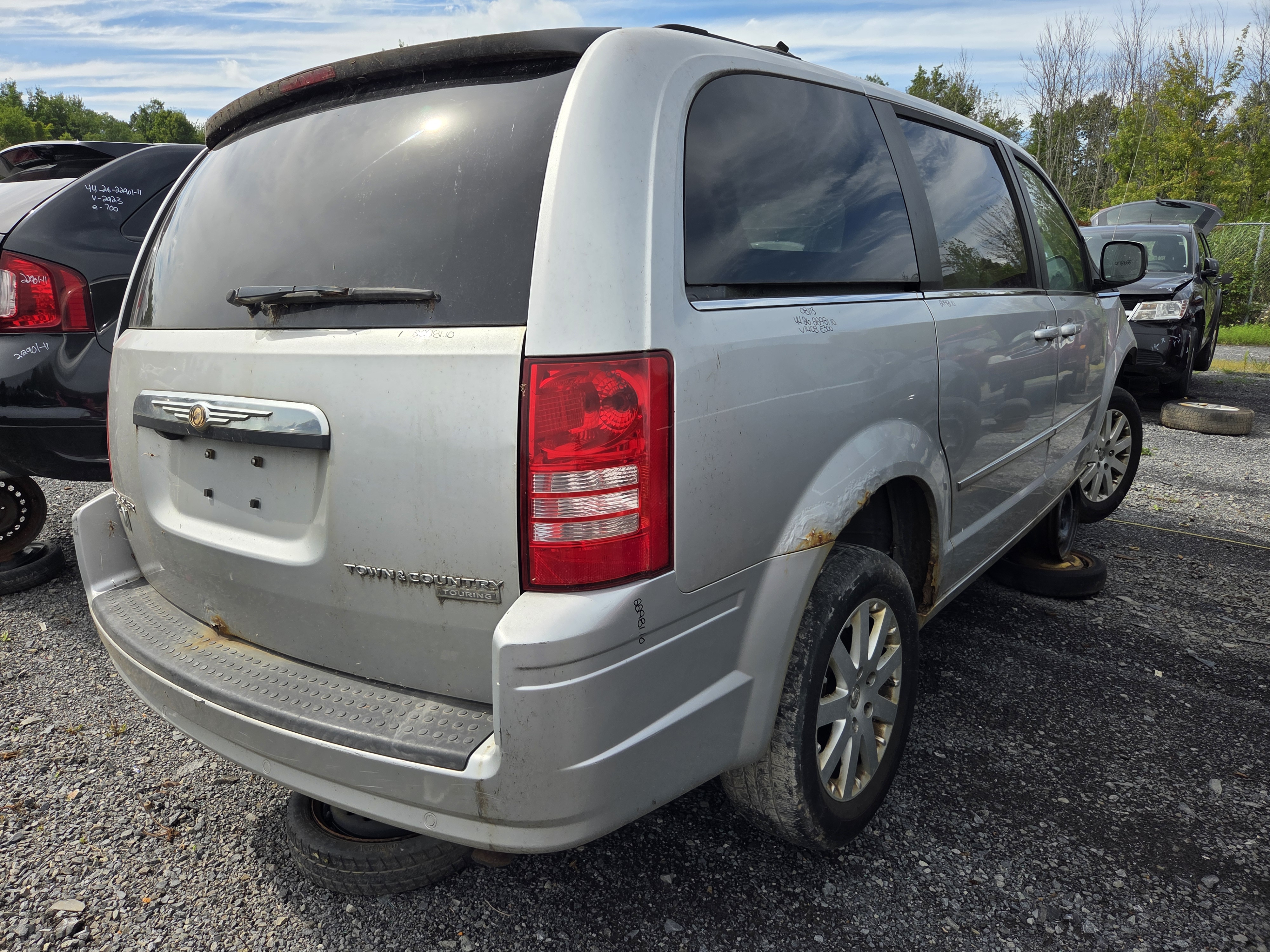 CHRYSLER TOWN &amp; COUNTRY 2010