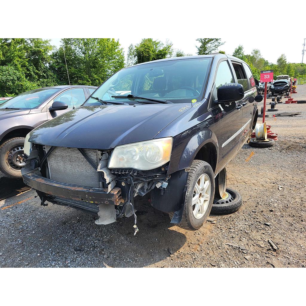 CHRYSLER TOWN &amp; COUNTRY 2011