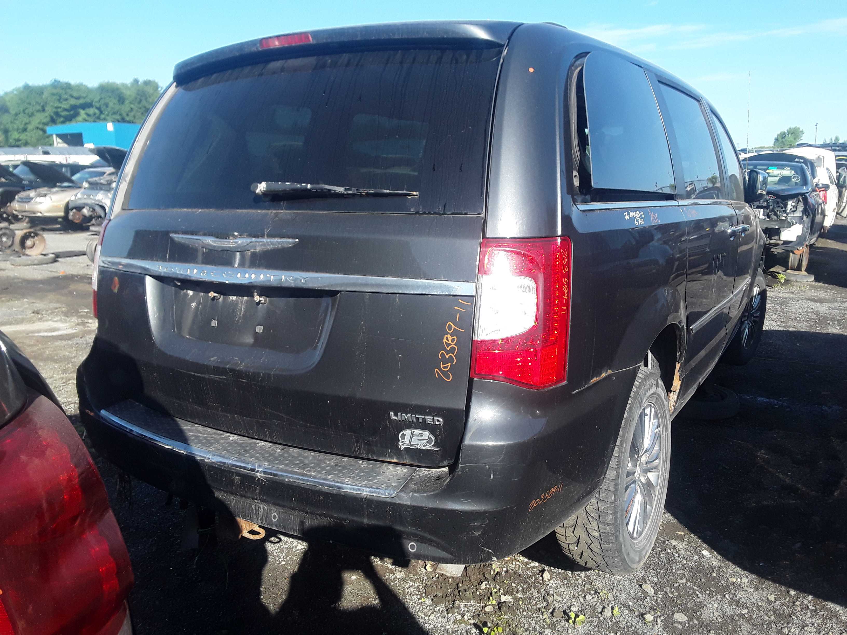 CHRYSLER TOWN &amp; COUNTRY 2011