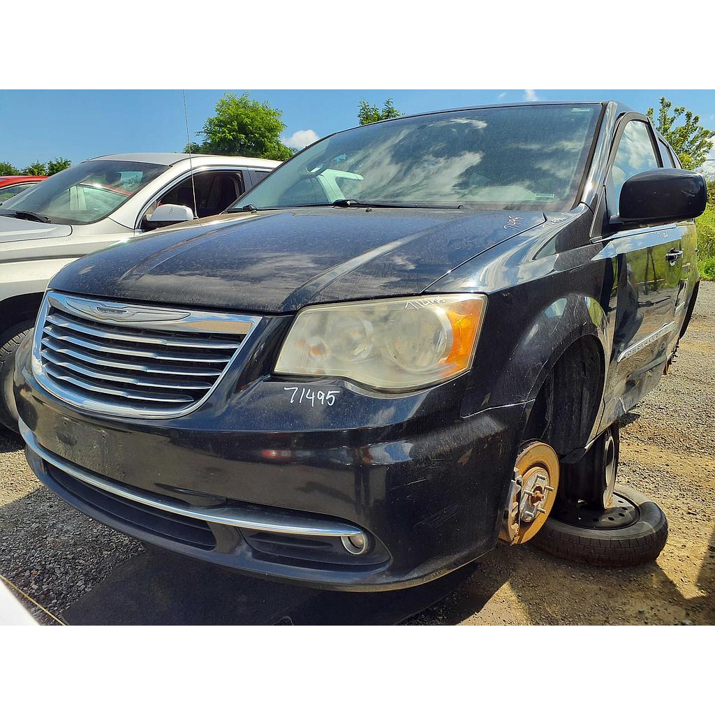 CHRYSLER TOWN &amp; COUNTRY 2013