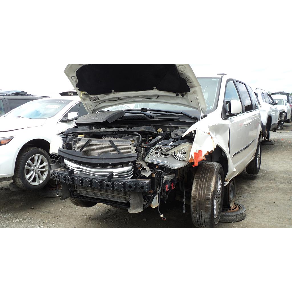 CHRYSLER TOWN &amp; COUNTRY 2013