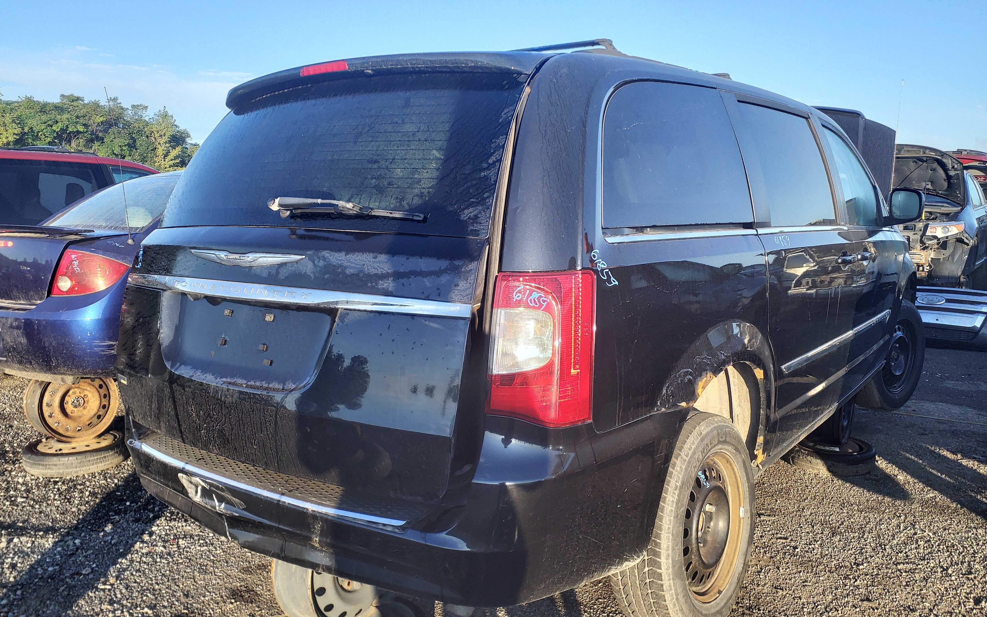 CHRYSLER TOWN &amp; COUNTRY 2013