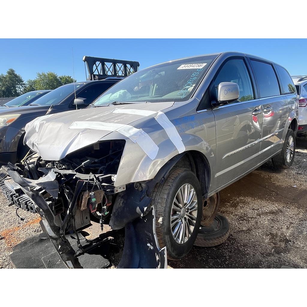 CHRYSLER TOWN &amp; COUNTRY 2013