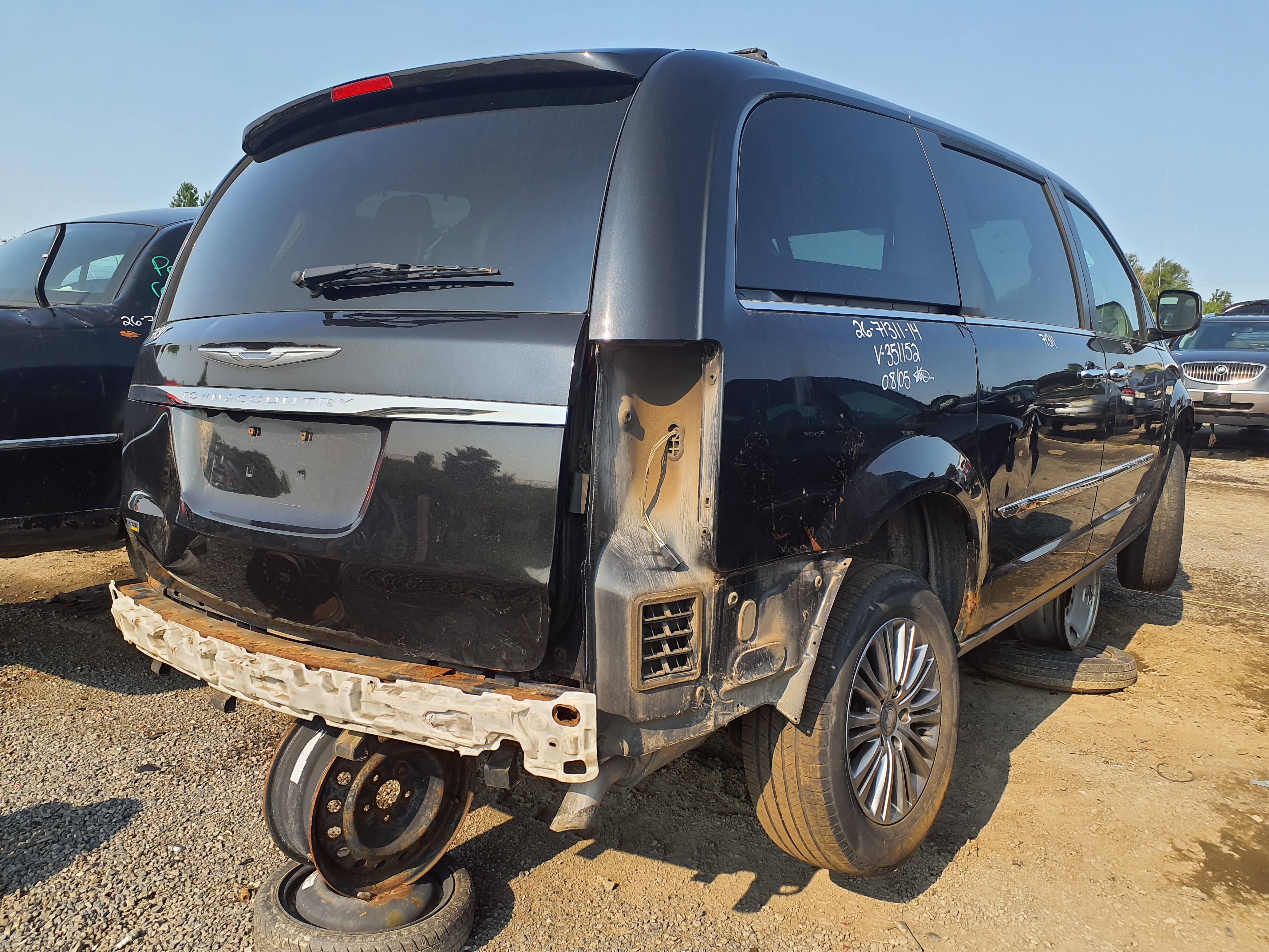 CHRYSLER TOWN &amp; COUNTRY 2014