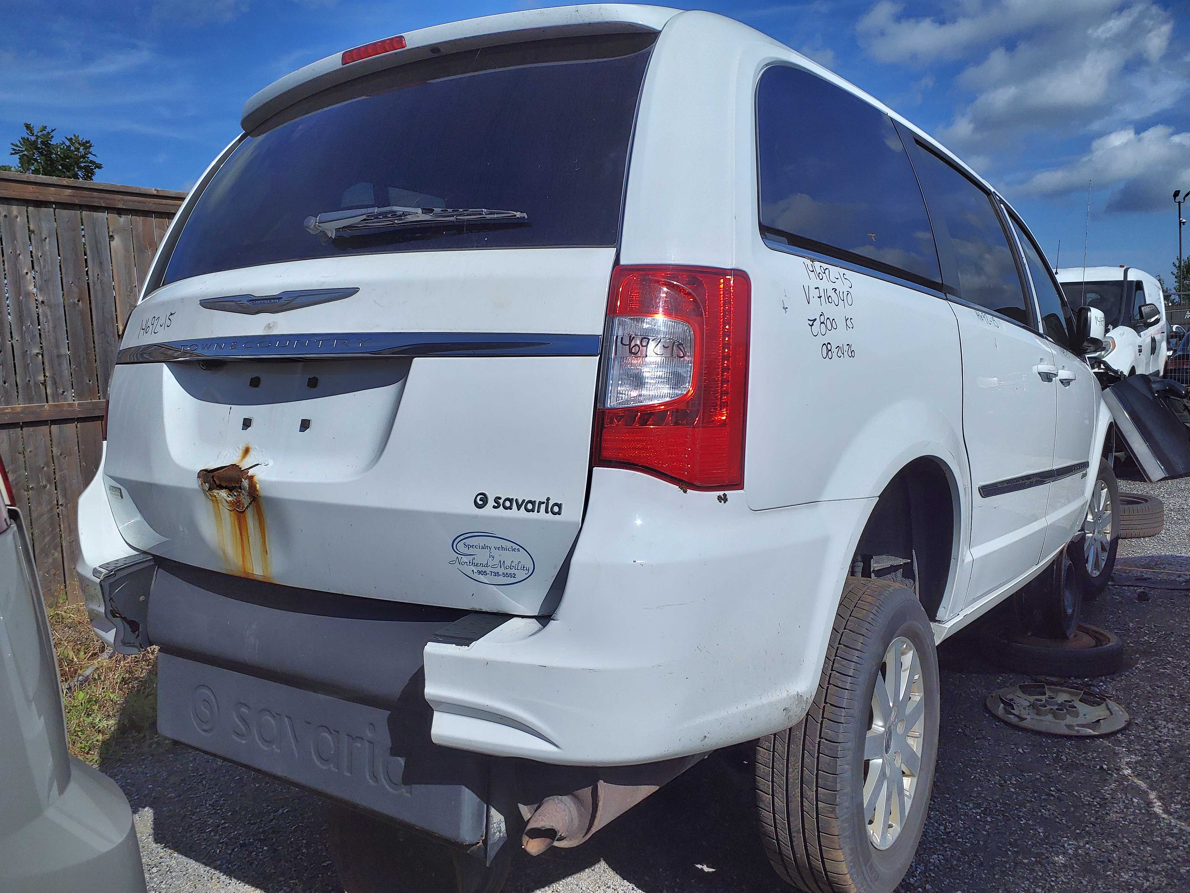 CHRYSLER TOWN &amp; COUNTRY 2015