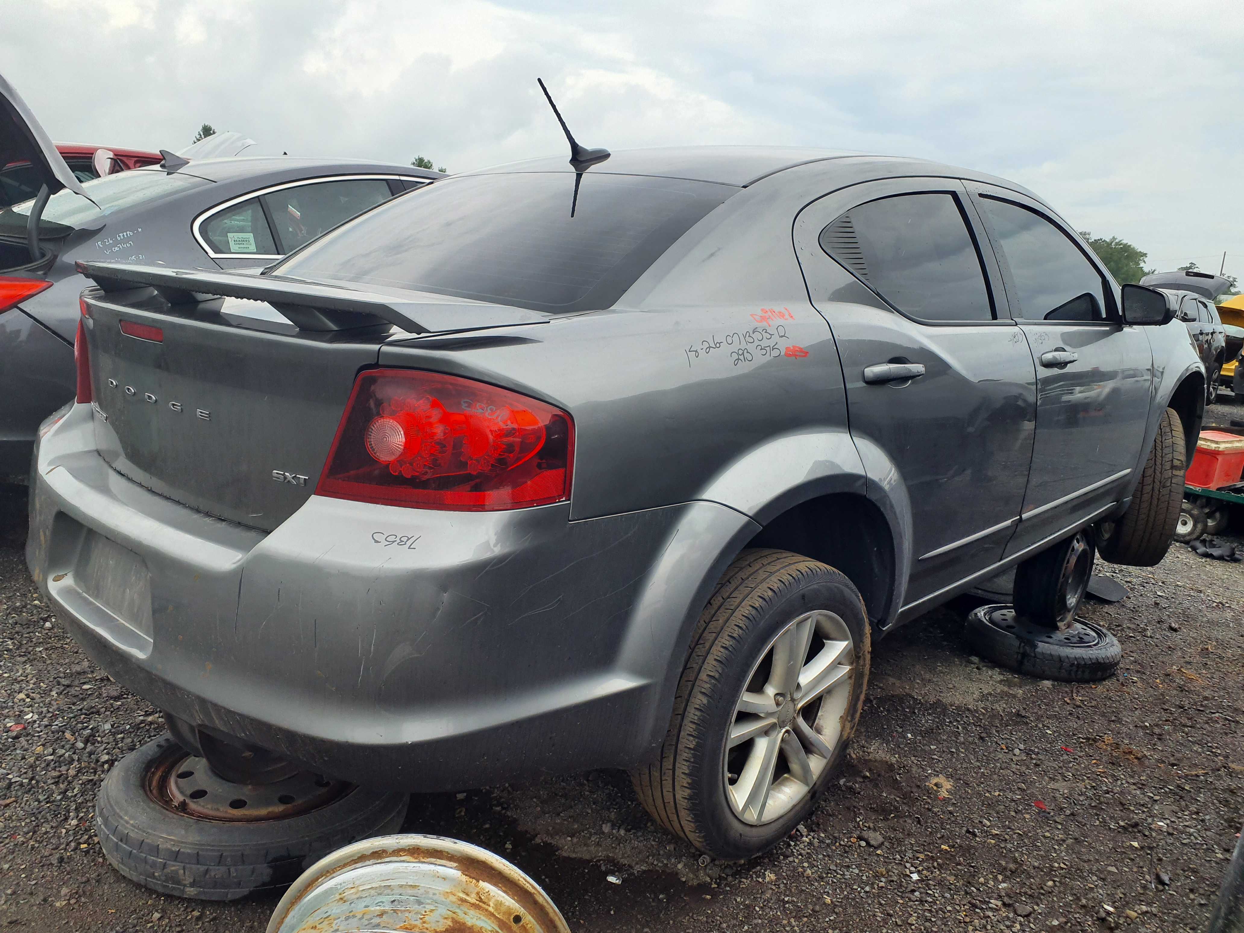 DODGE AVENGER 2012