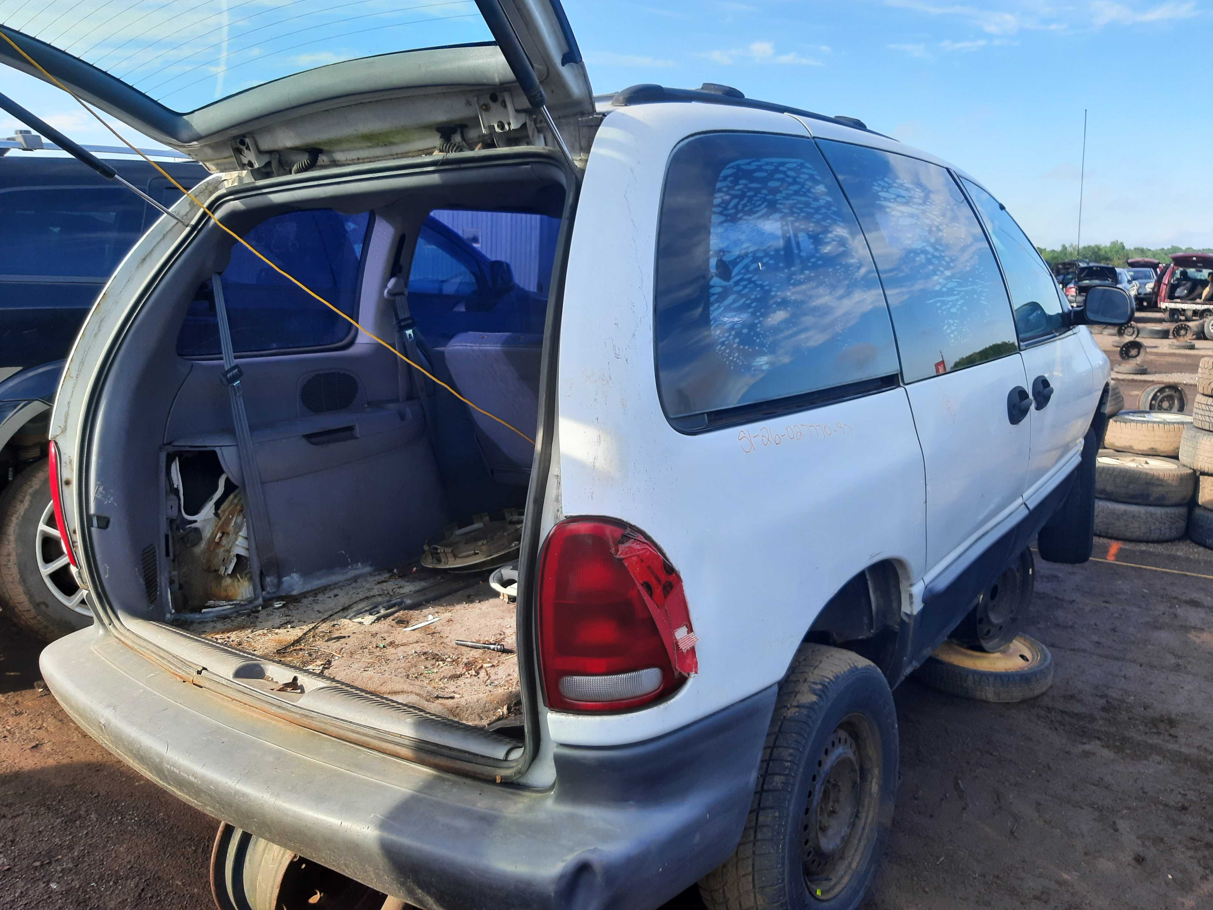 DODGE CARAVAN 1997