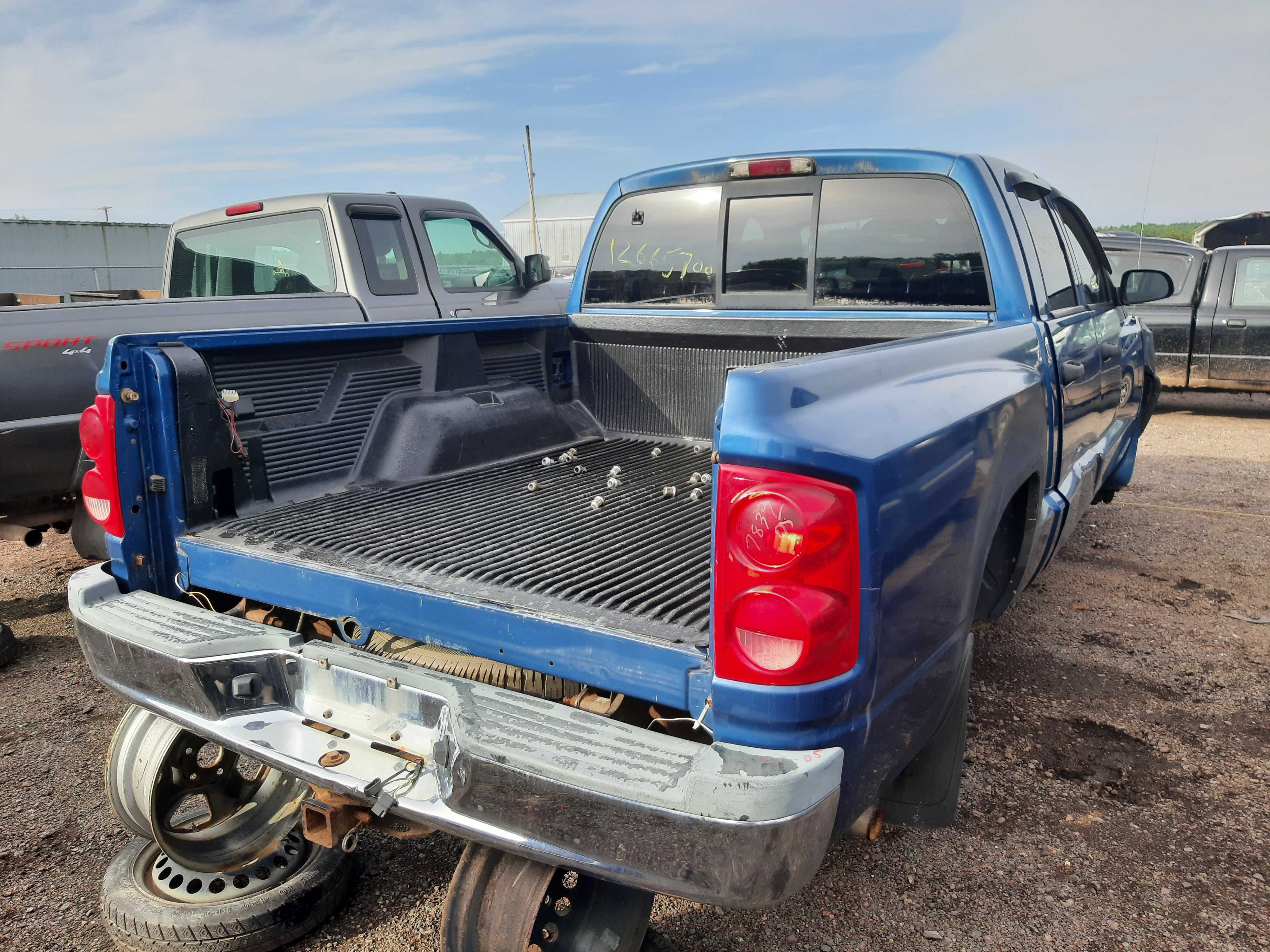 DODGE DAKOTA 2005