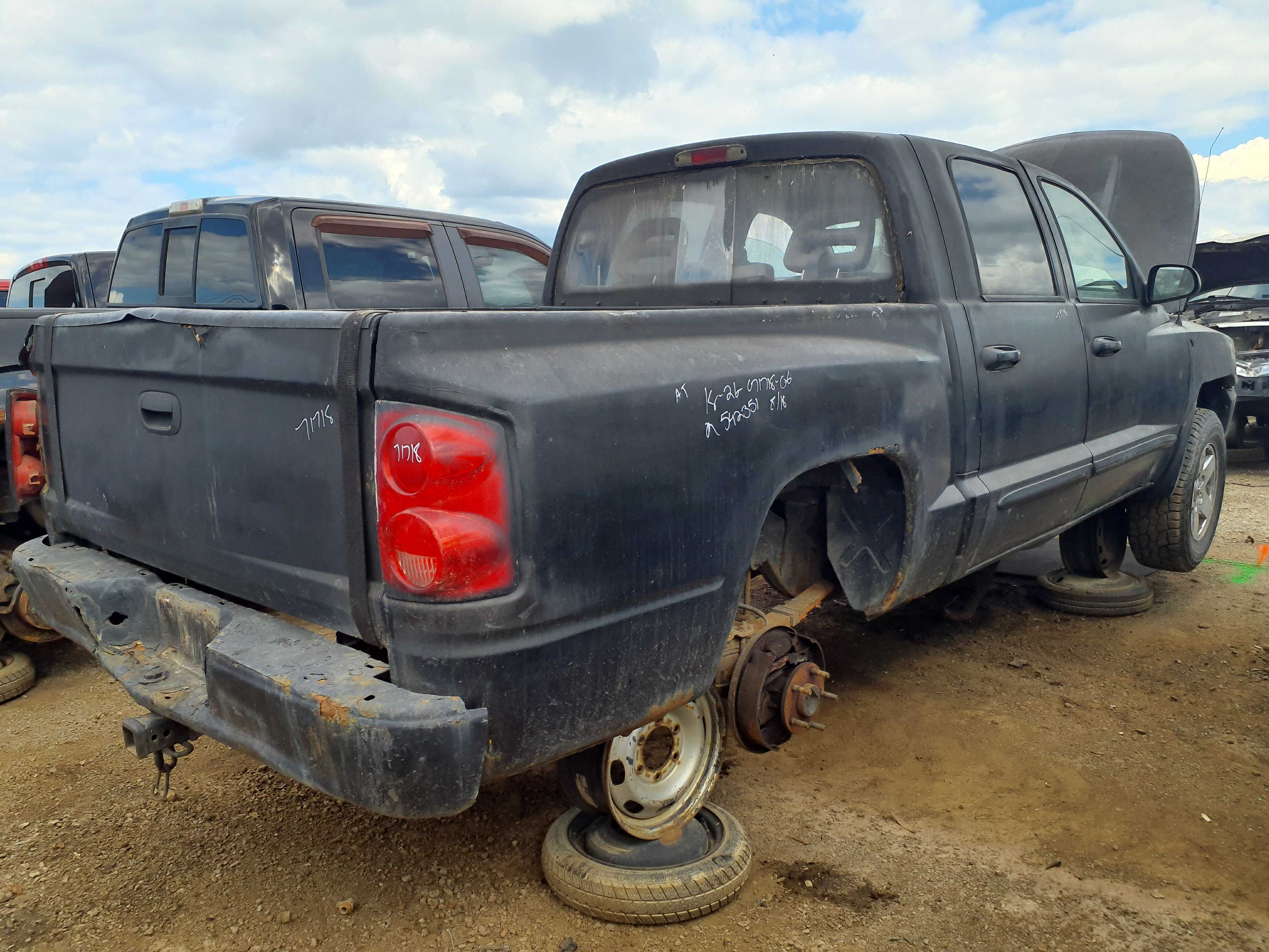 DODGE DAKOTA 2006