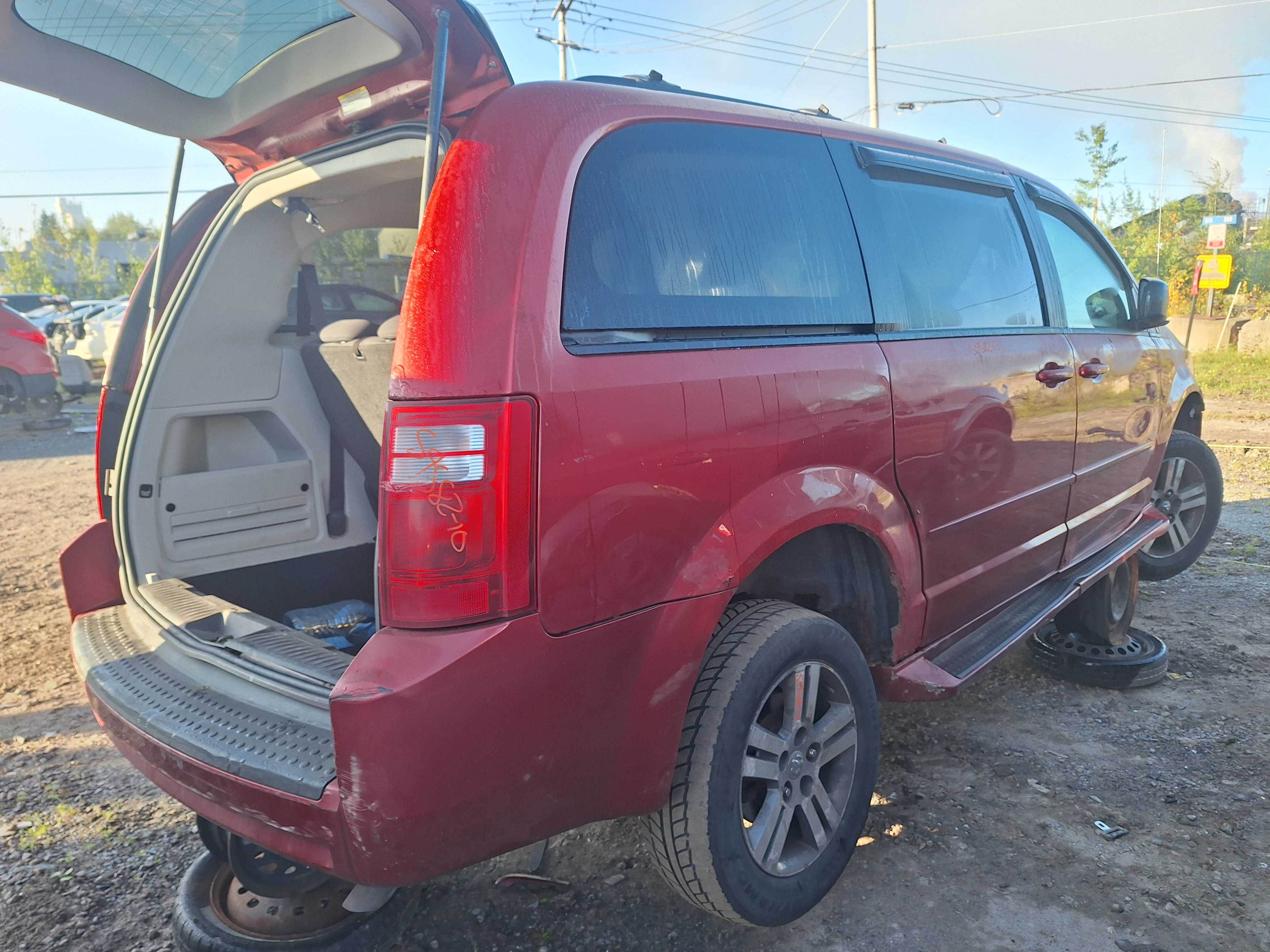 DODGE GRAND CARAVAN 2010