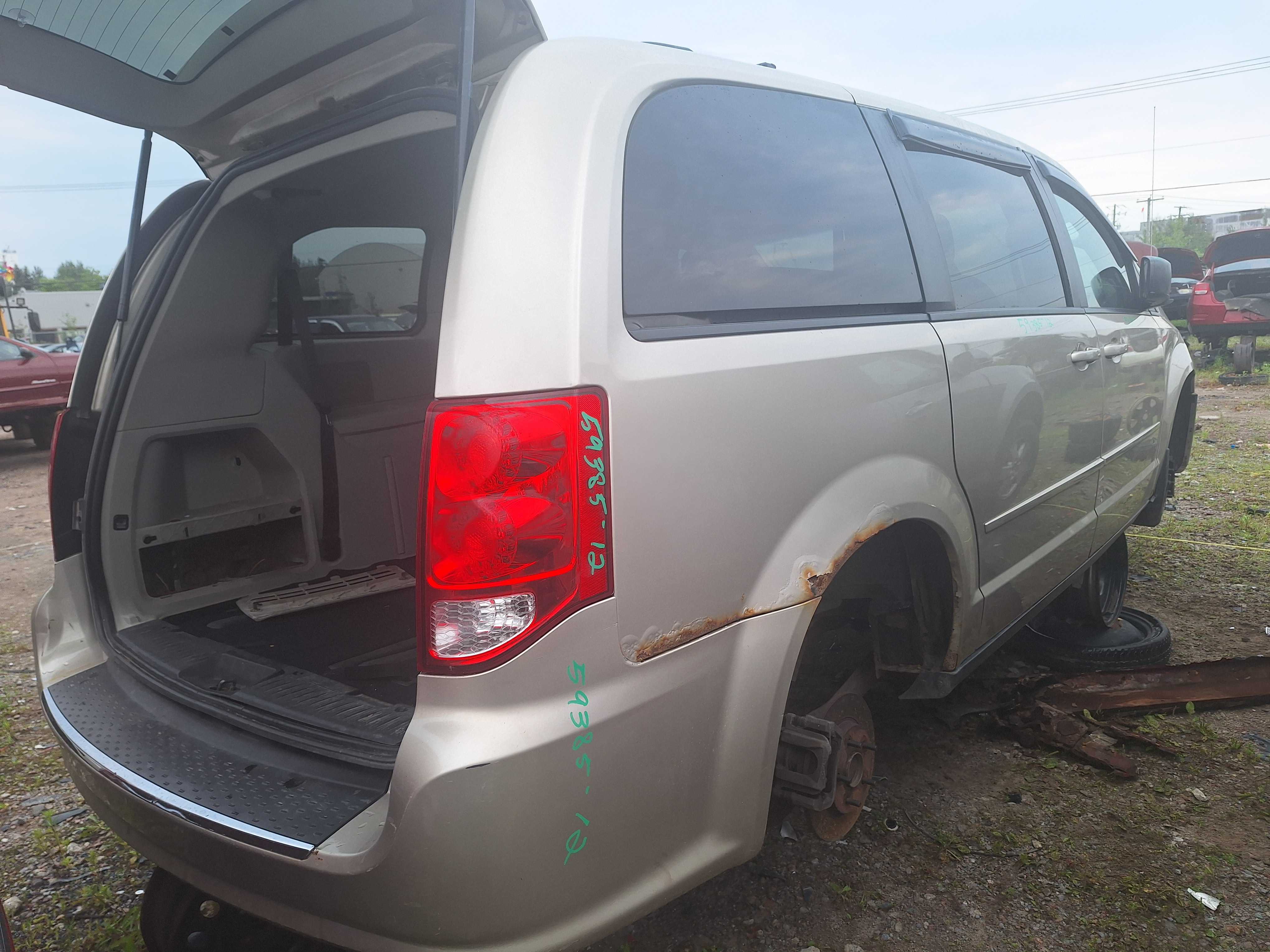 DODGE GRAND CARAVAN 2012