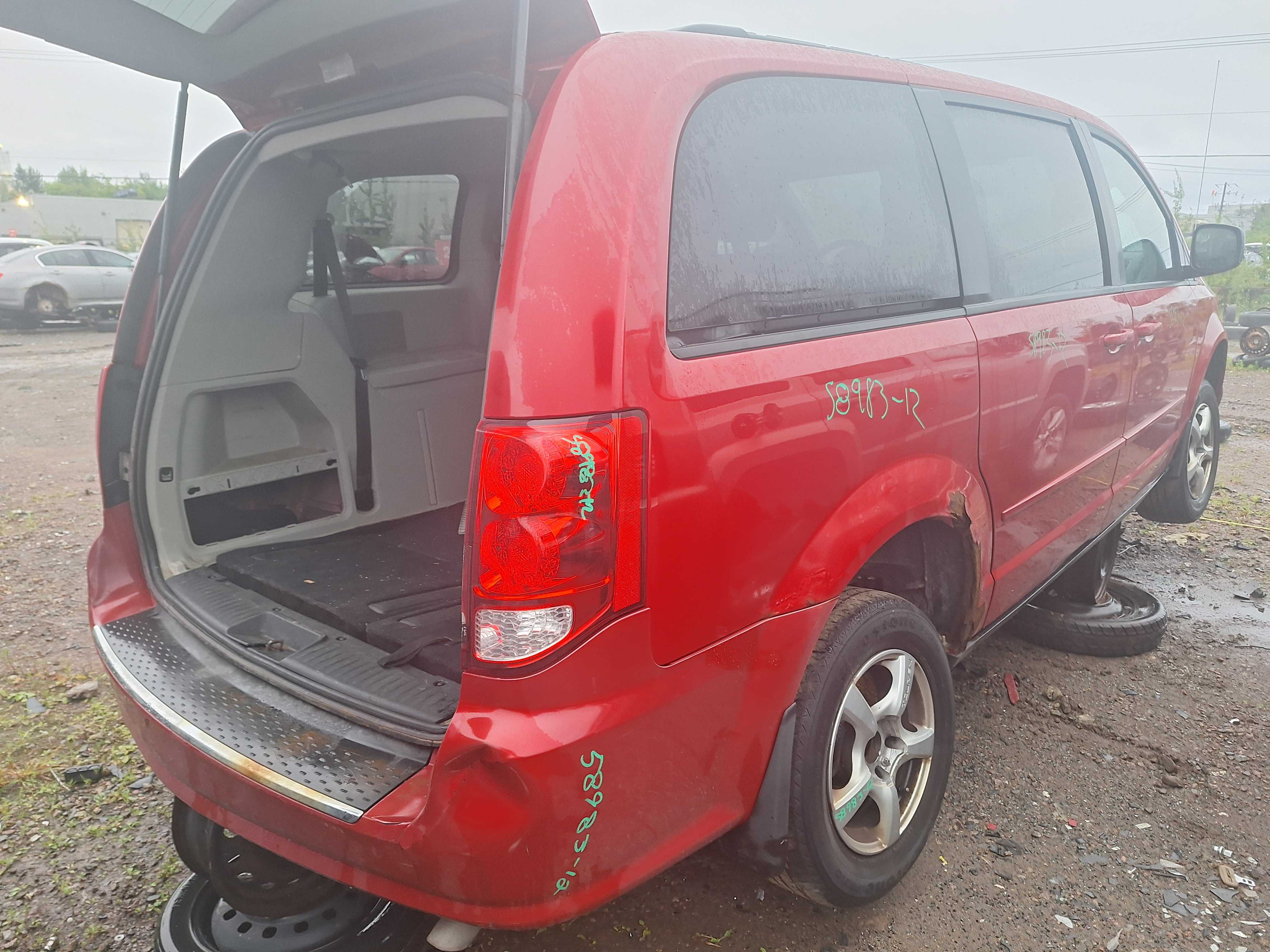 DODGE GRAND CARAVAN 2012