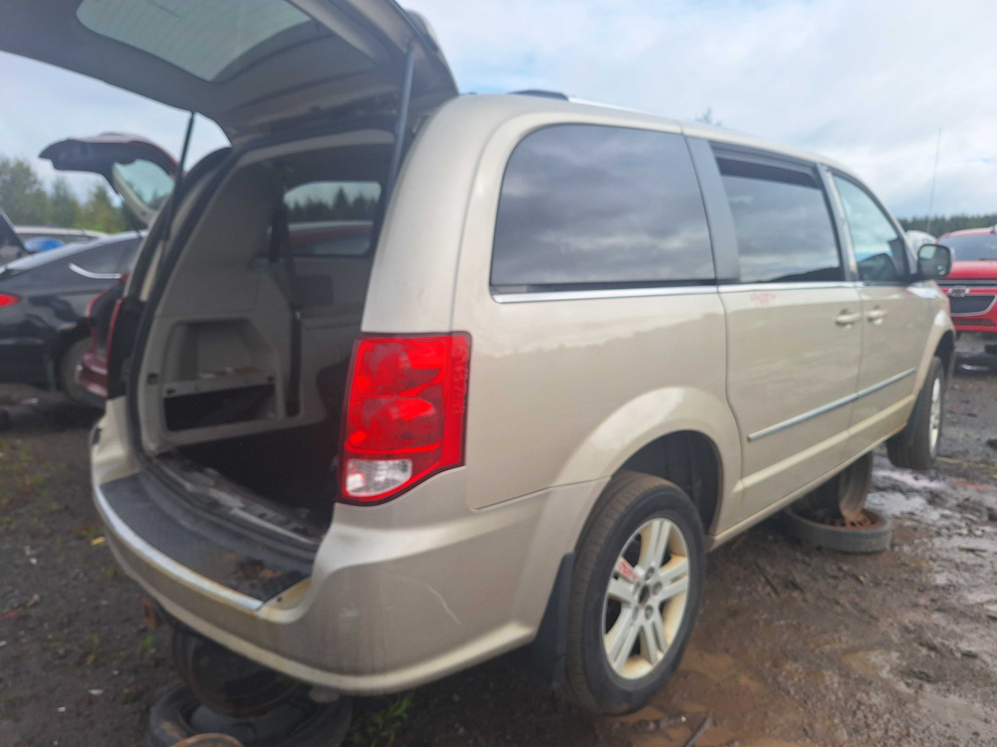 DODGE GRAND CARAVAN 2014