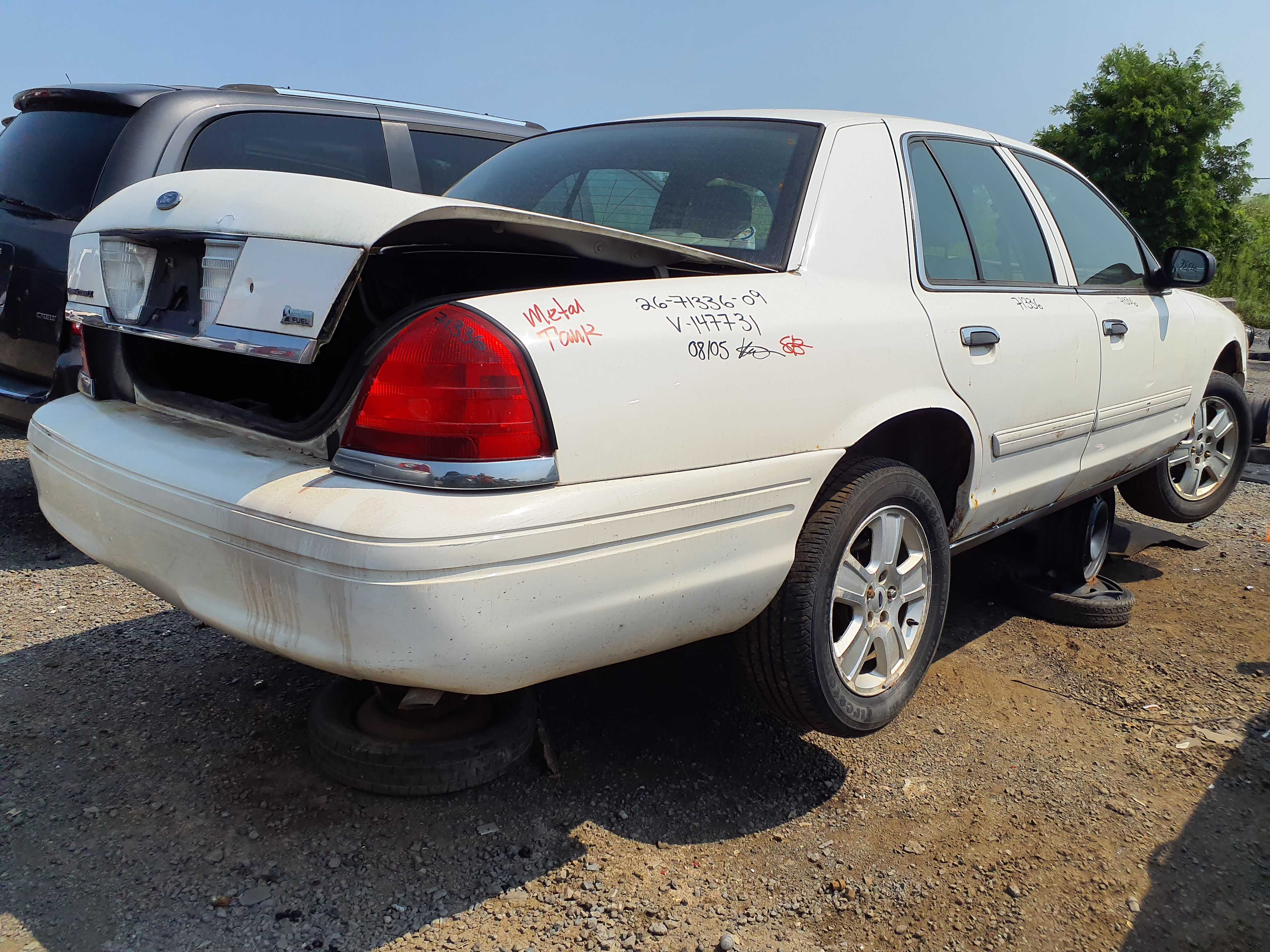 FORD CROWN VICTORIA 2009
