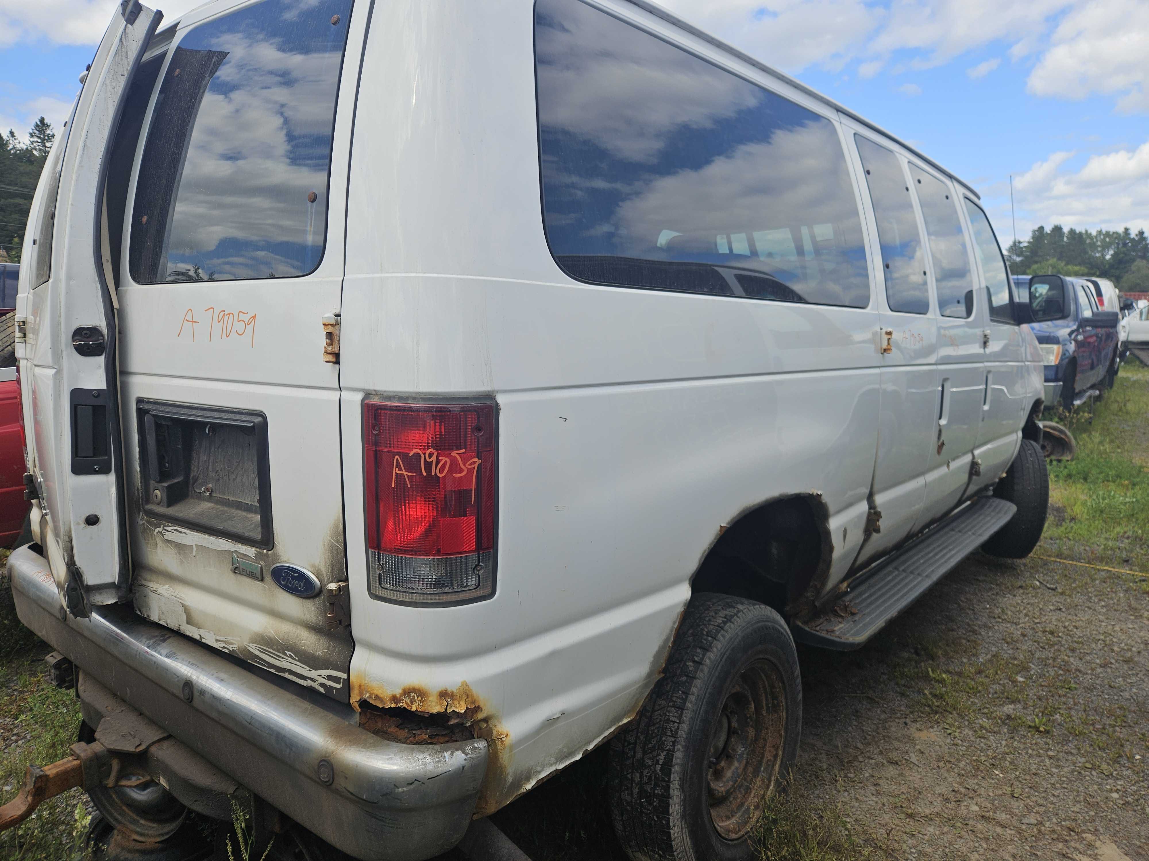 FORD ECONOLINE 2009