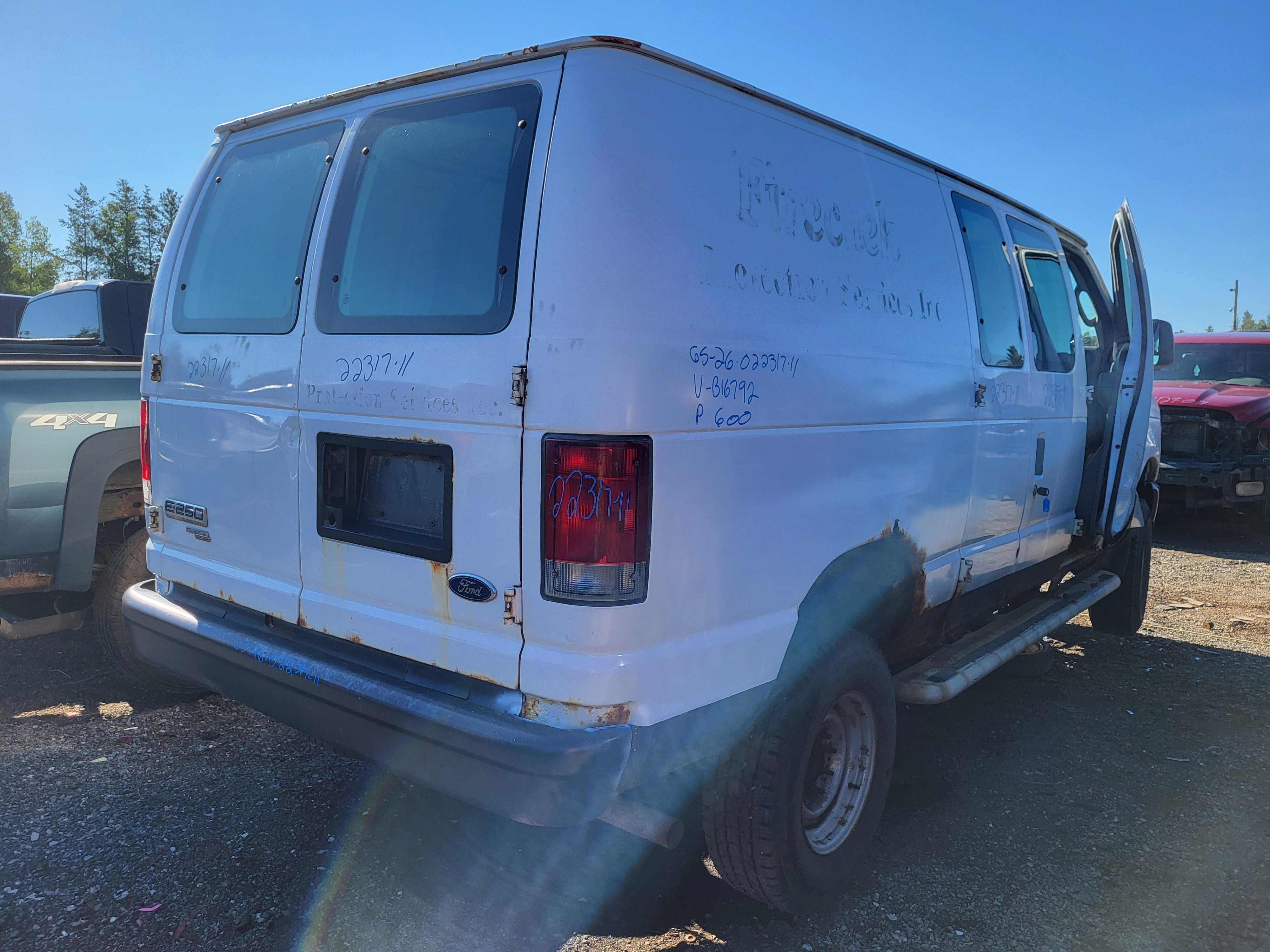FORD ECONOLINE 2011