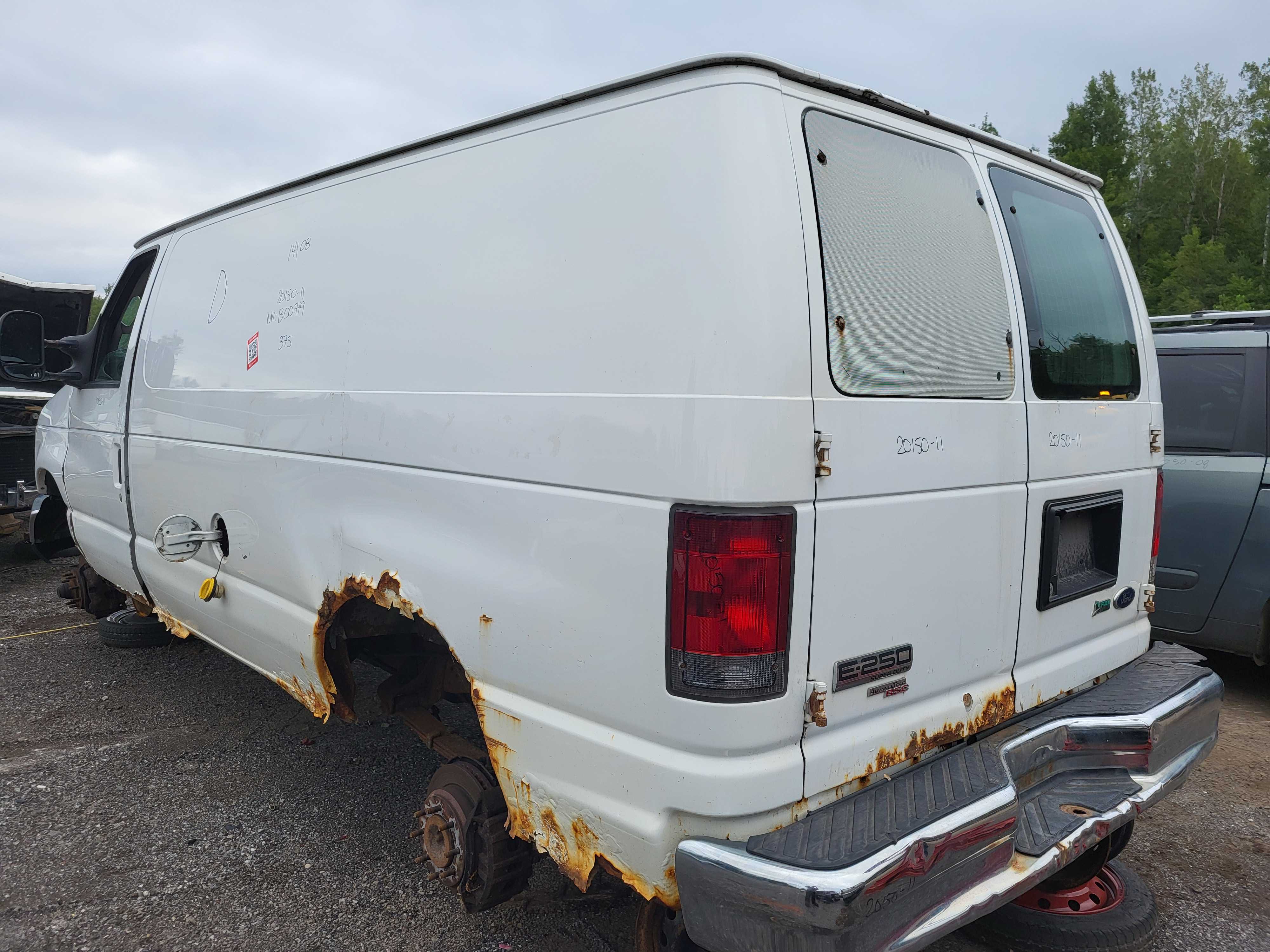 FORD ECONOLINE 2011