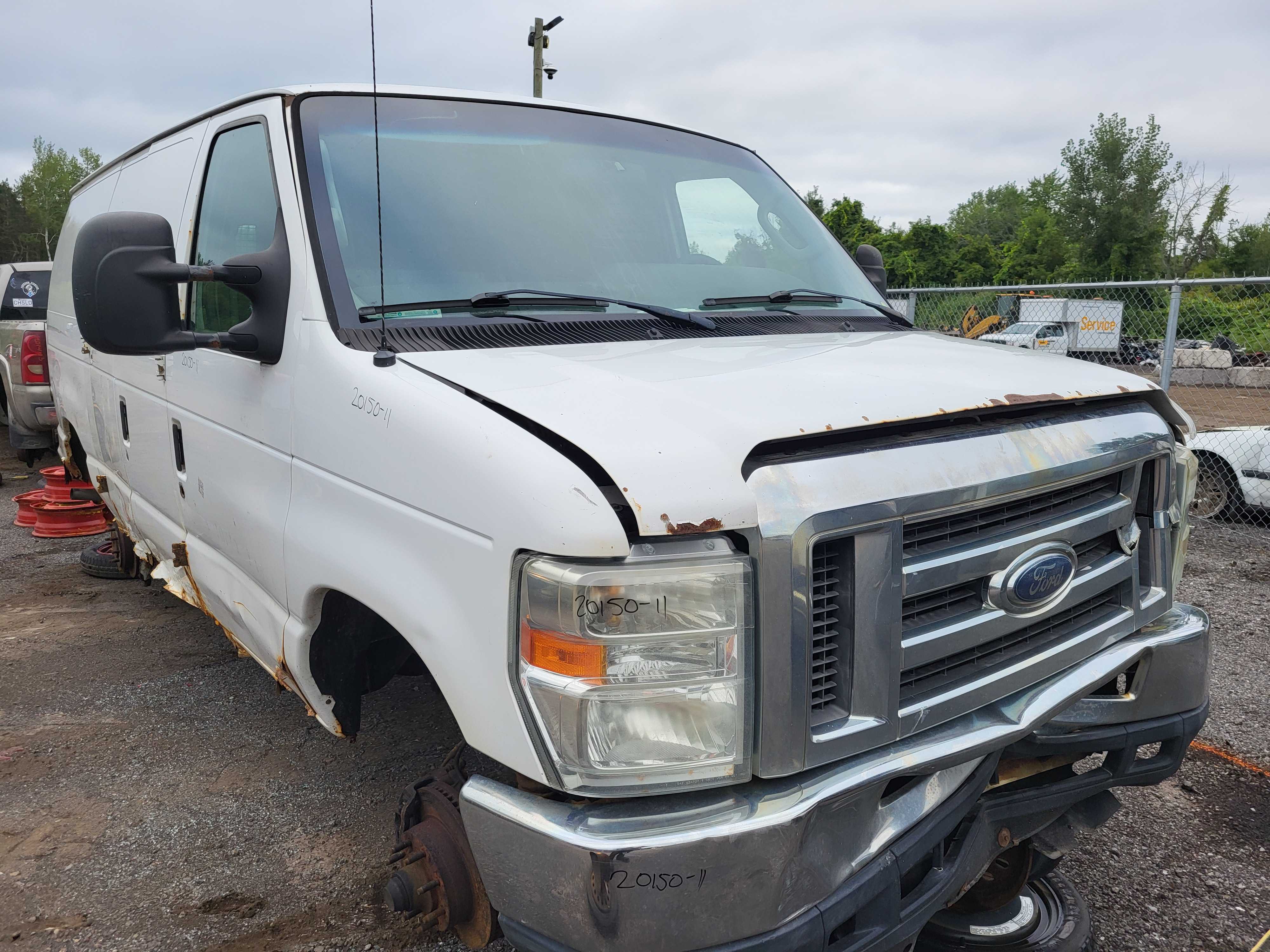 FORD ECONOLINE 2011