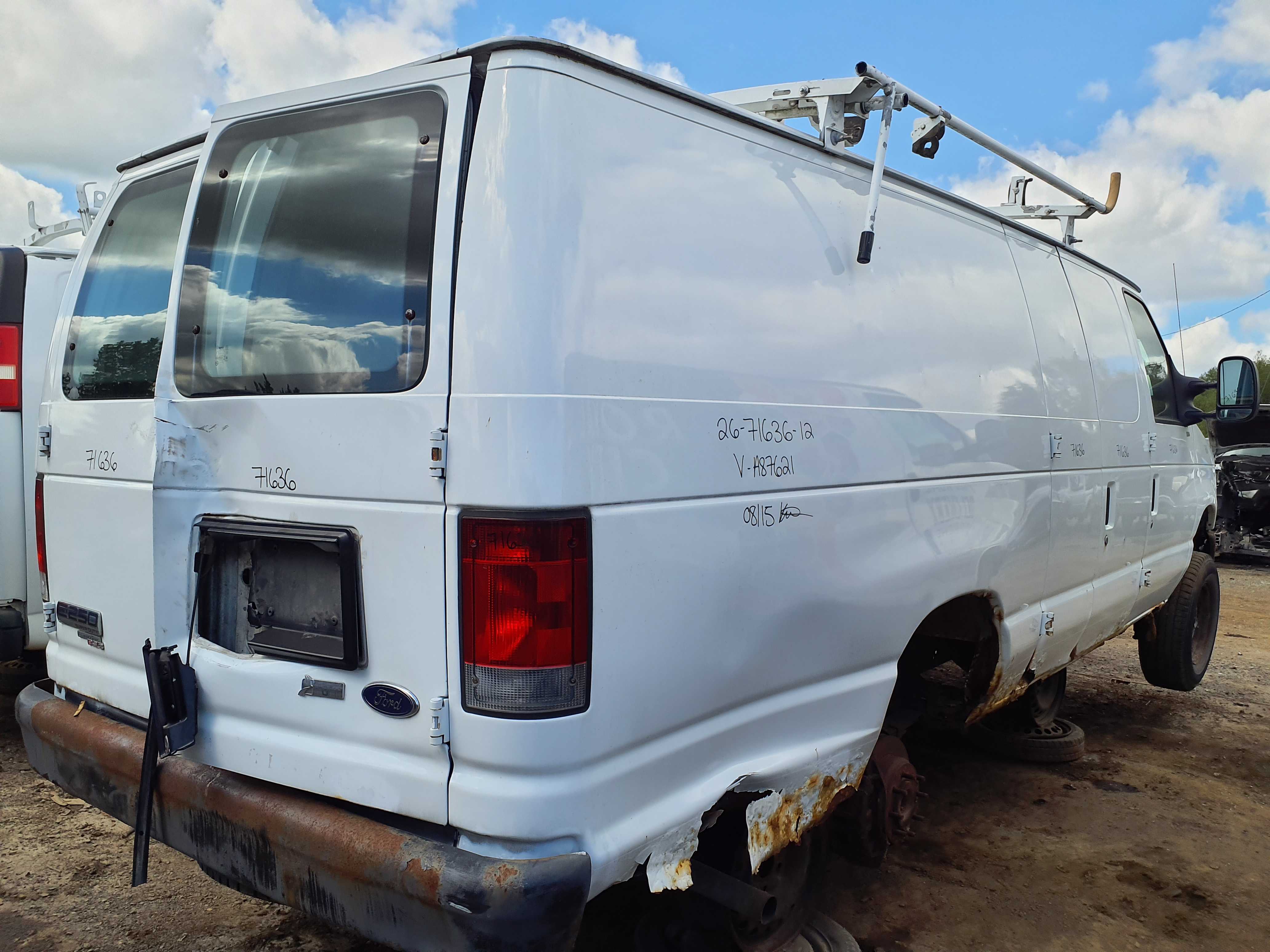 FORD ECONOLINE 2012