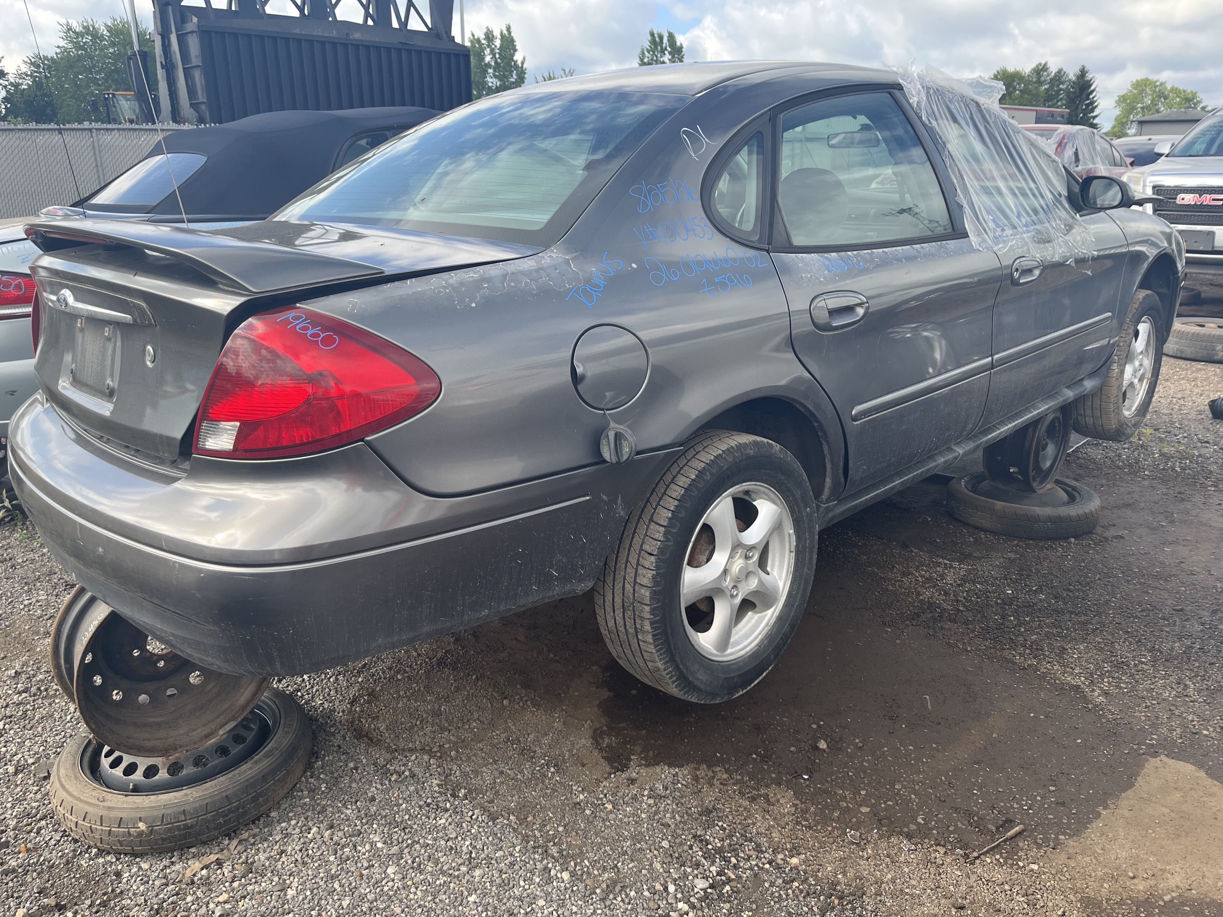 FORD TAURUS 2002