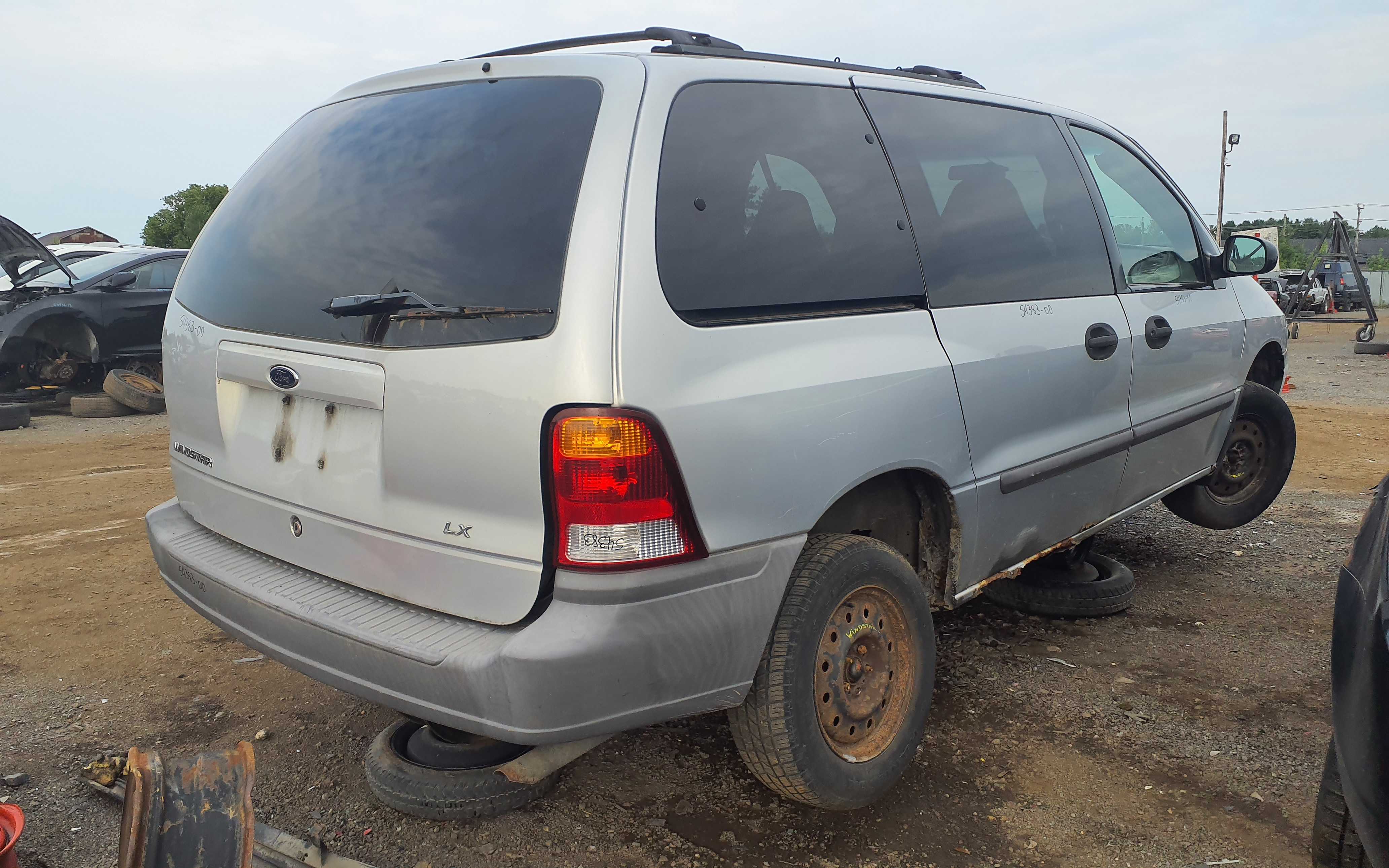 FORD WINDSTAR 2000