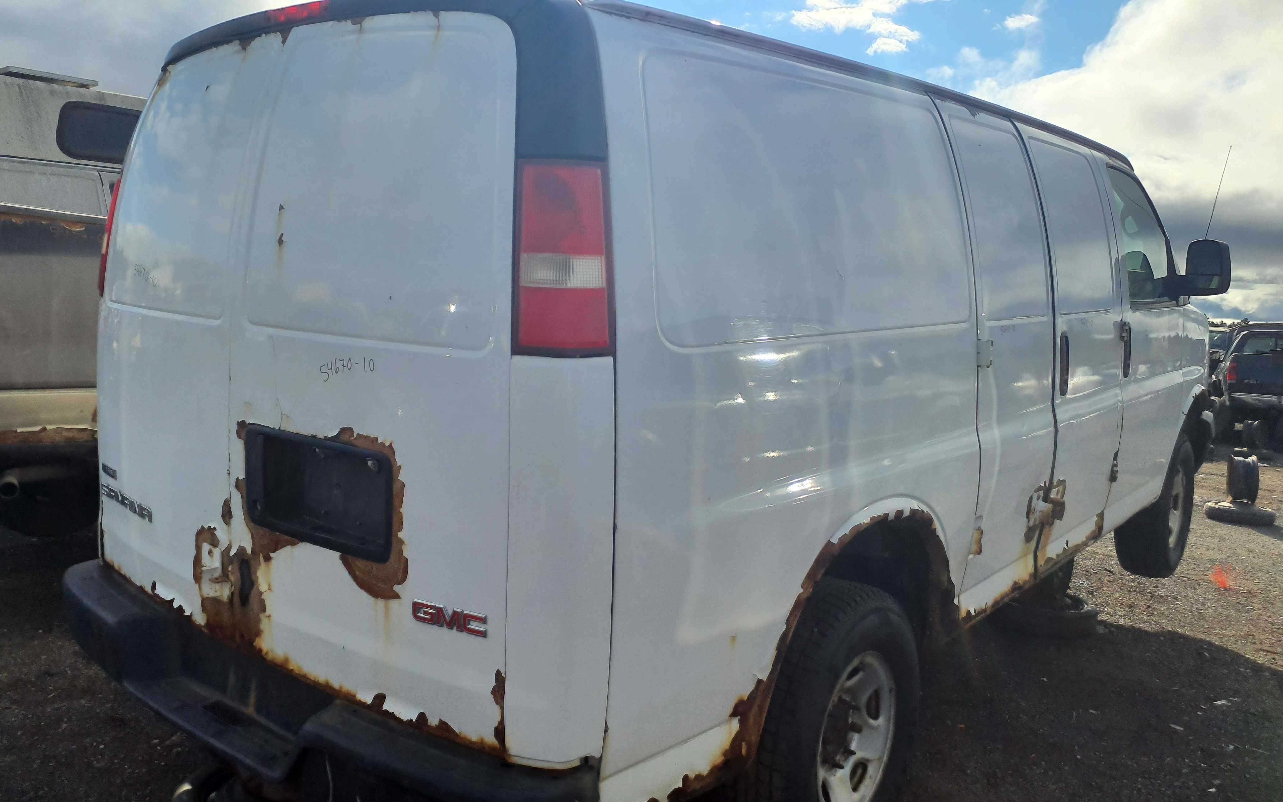 GMC SAVANA CARGO 2010