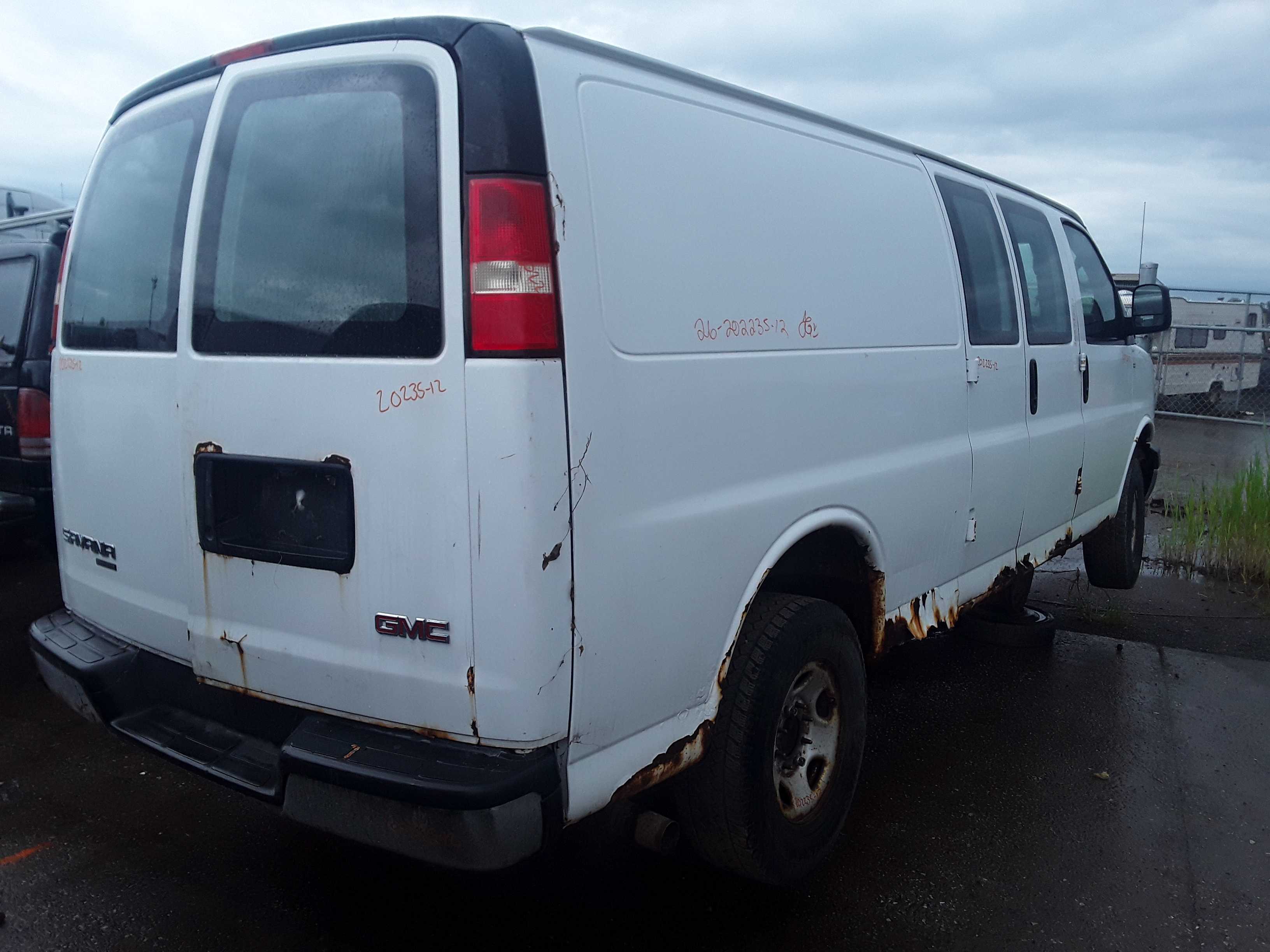 GMC SAVANA CARGO 2012