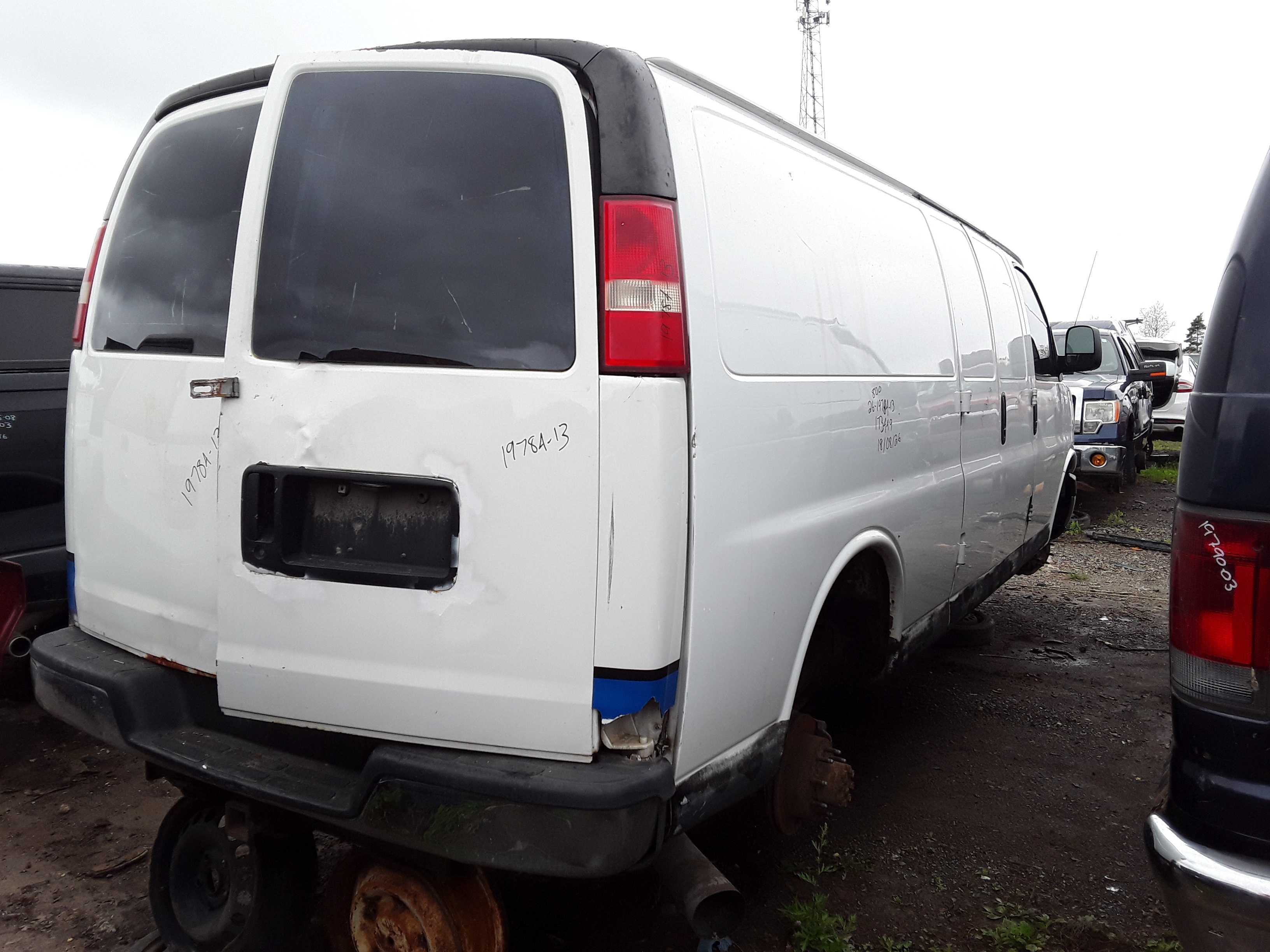 GMC SAVANA CARGO 2013