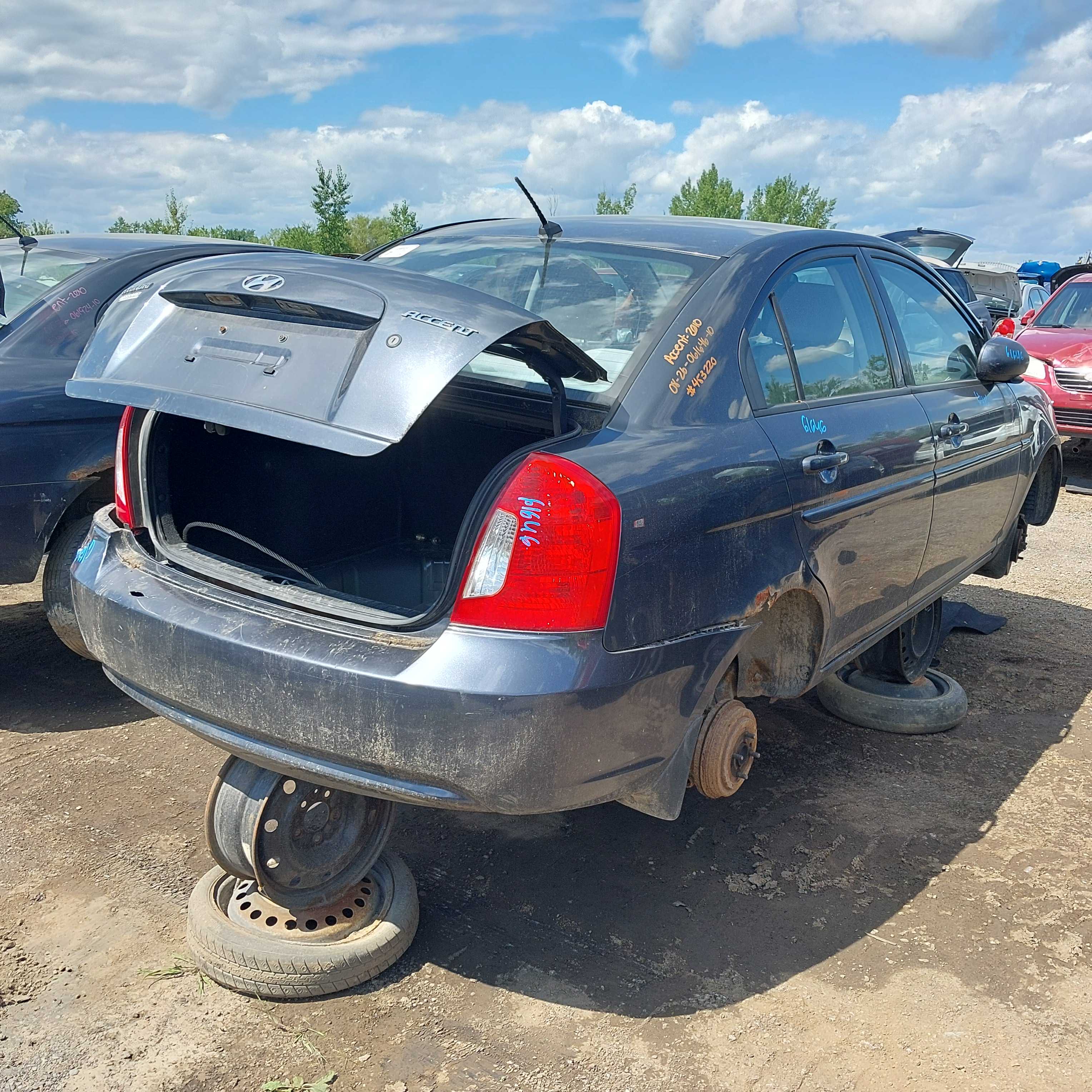 HYUNDAI ACCENT 2010