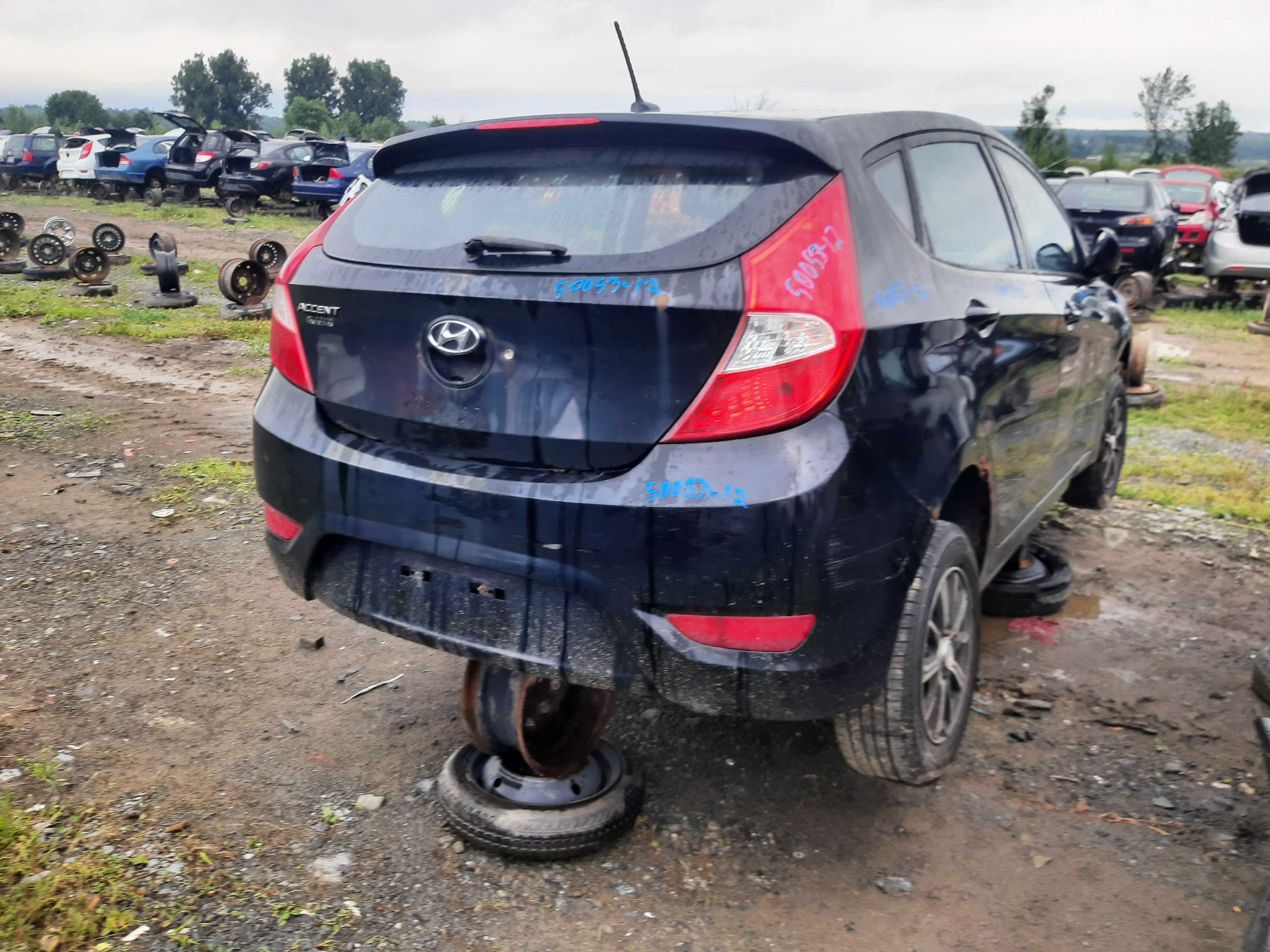 HYUNDAI ACCENT 2012