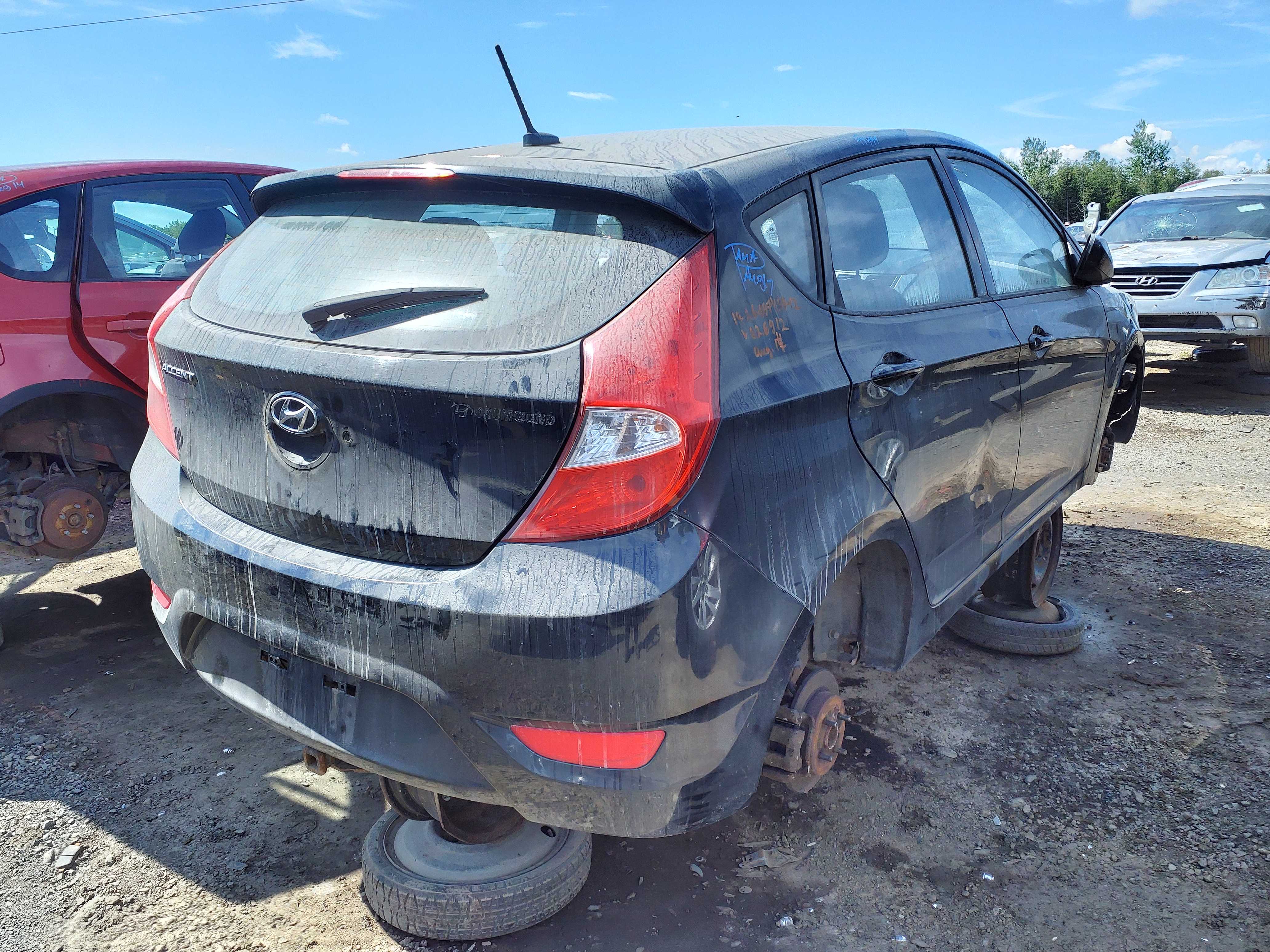HYUNDAI ACCENT 2012