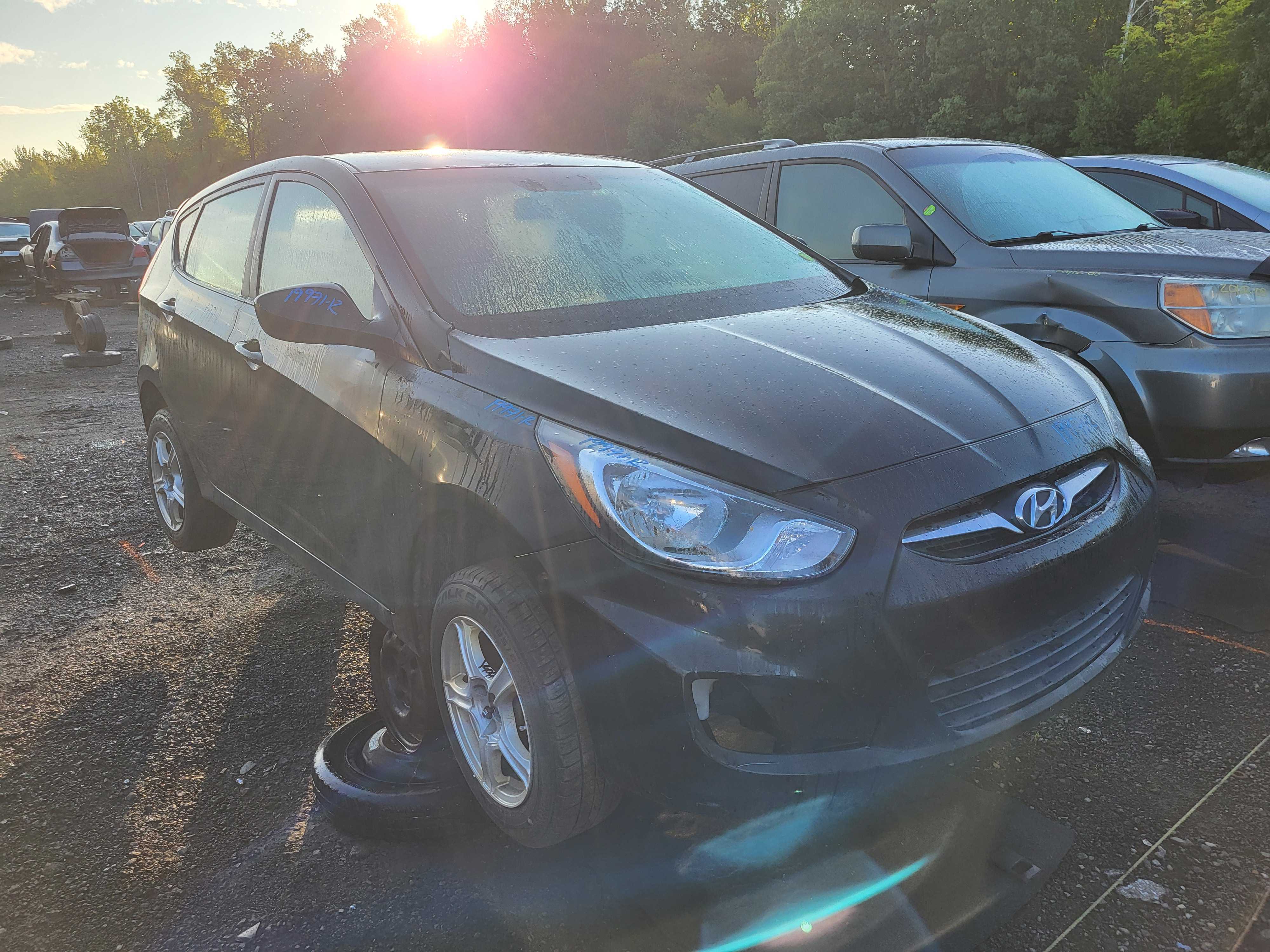 HYUNDAI ACCENT 2012